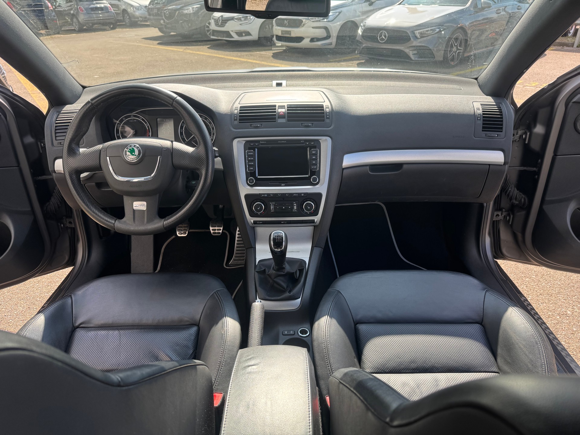 SKODA Octavia Combi 2.0 TSI RS-image-7