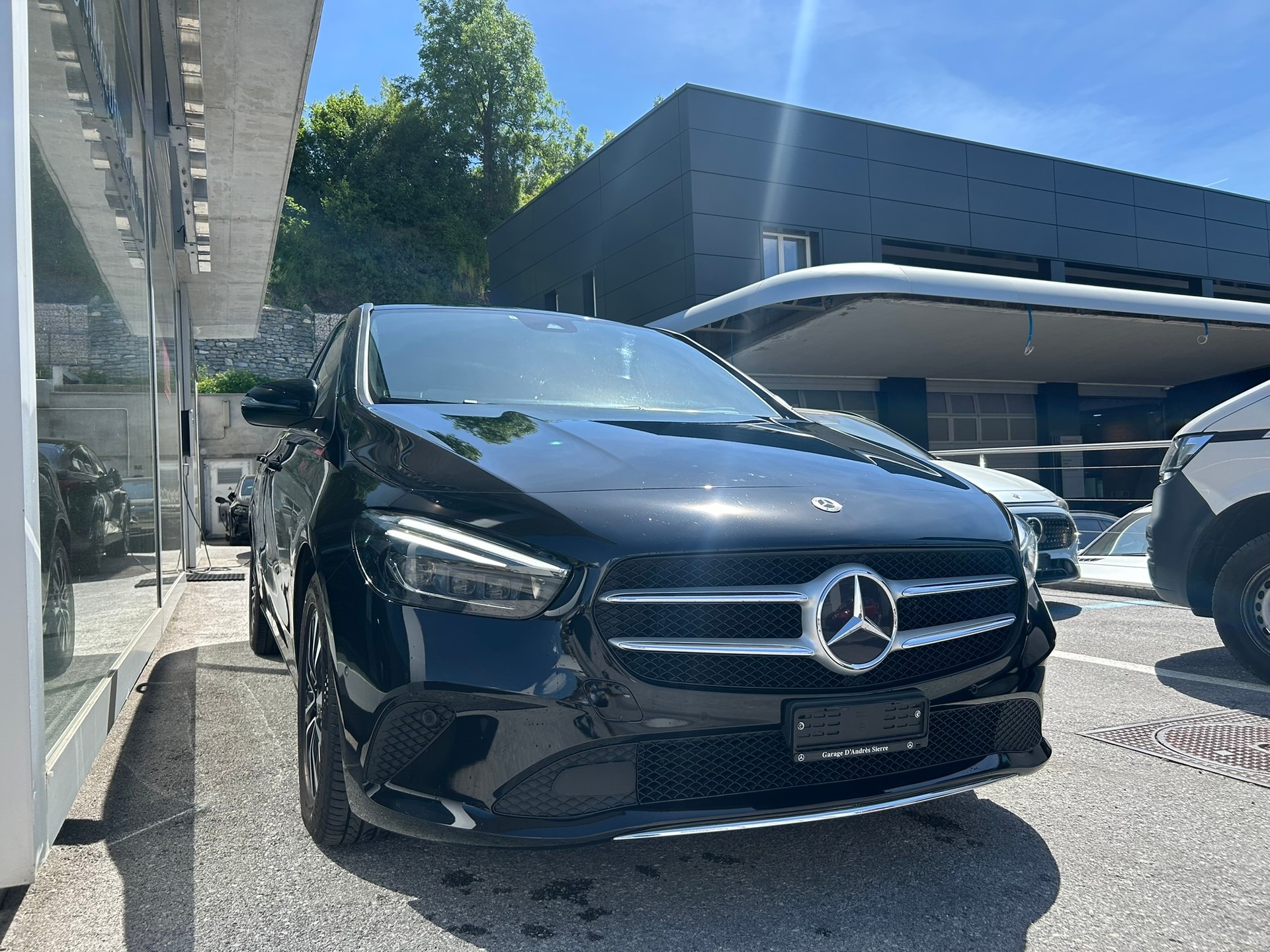MERCEDES-BENZ B 180 Progressive 7G-DCT-showroom-element-1