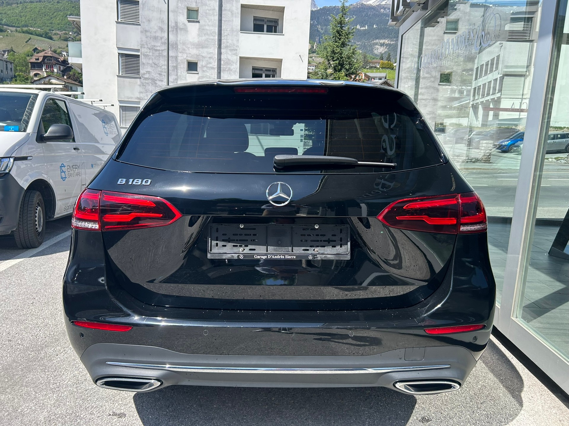 MERCEDES-BENZ B 180 Progressive 7G-DCT-image-4