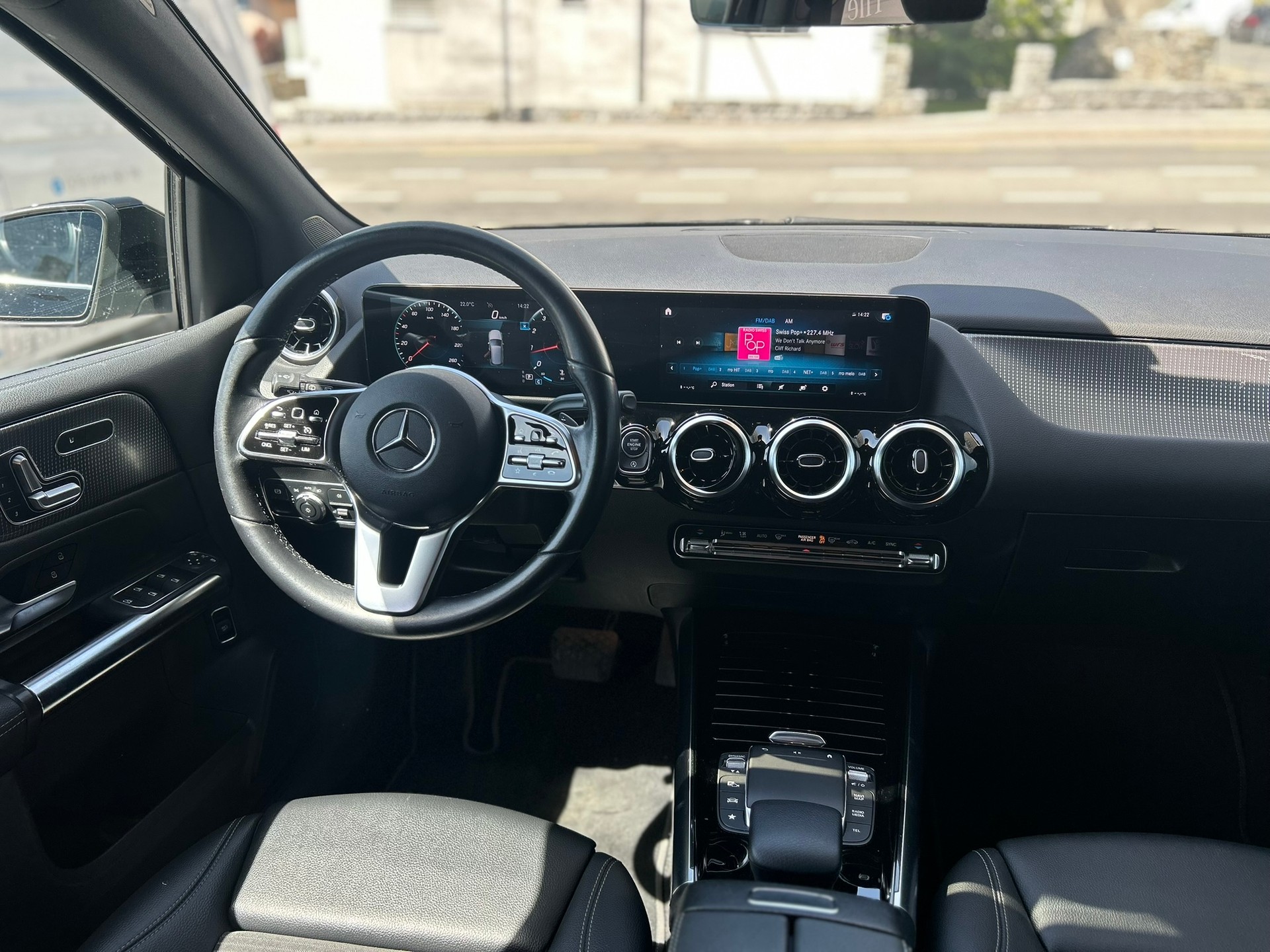 MERCEDES-BENZ B 180 Progressive 7G-DCT-image-5
