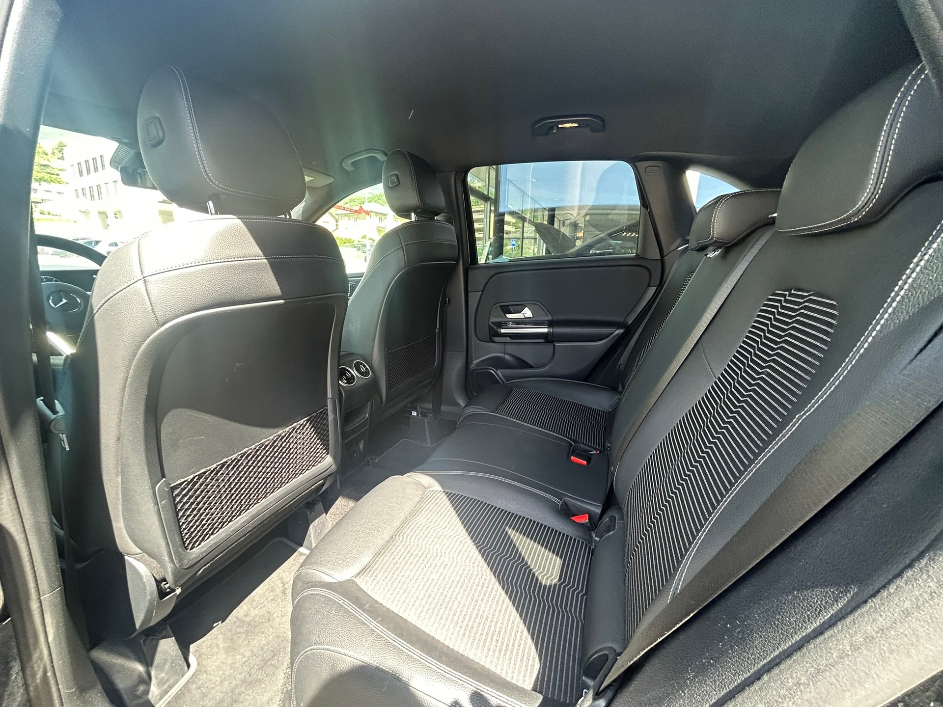 MERCEDES-BENZ B 180 Progressive 7G-DCT-image-8