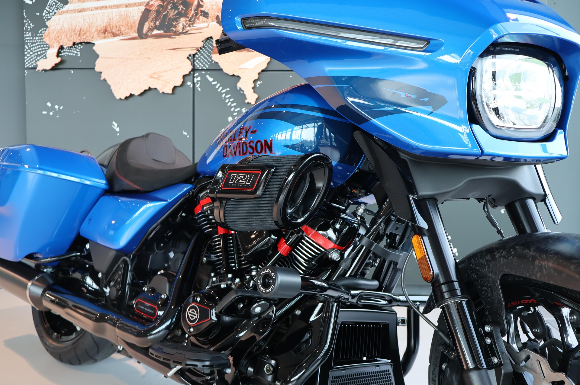 HARLEY-DAVIDSON FLHXSTSE-image-2