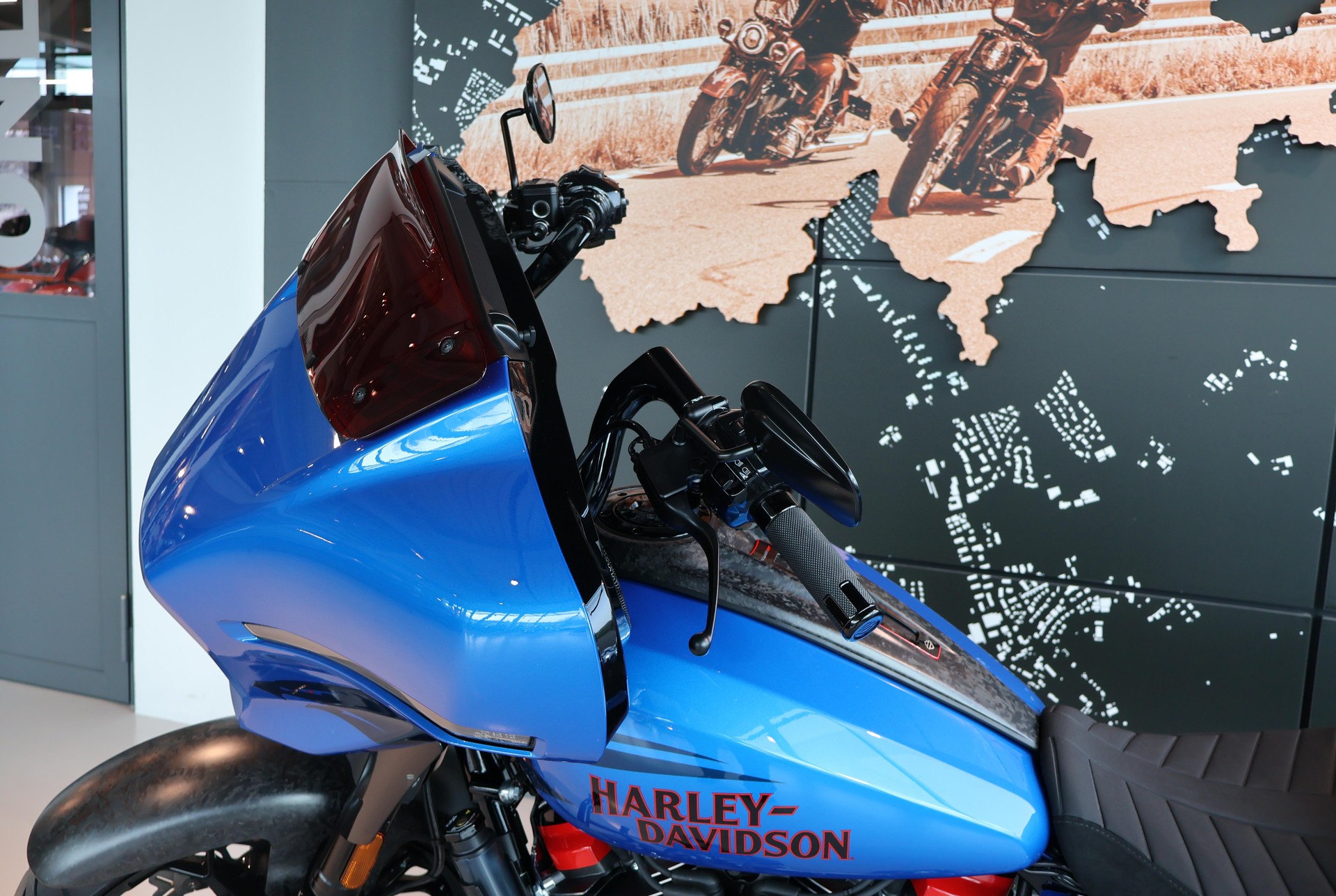 HARLEY-DAVIDSON FLHXSTSE-image-7