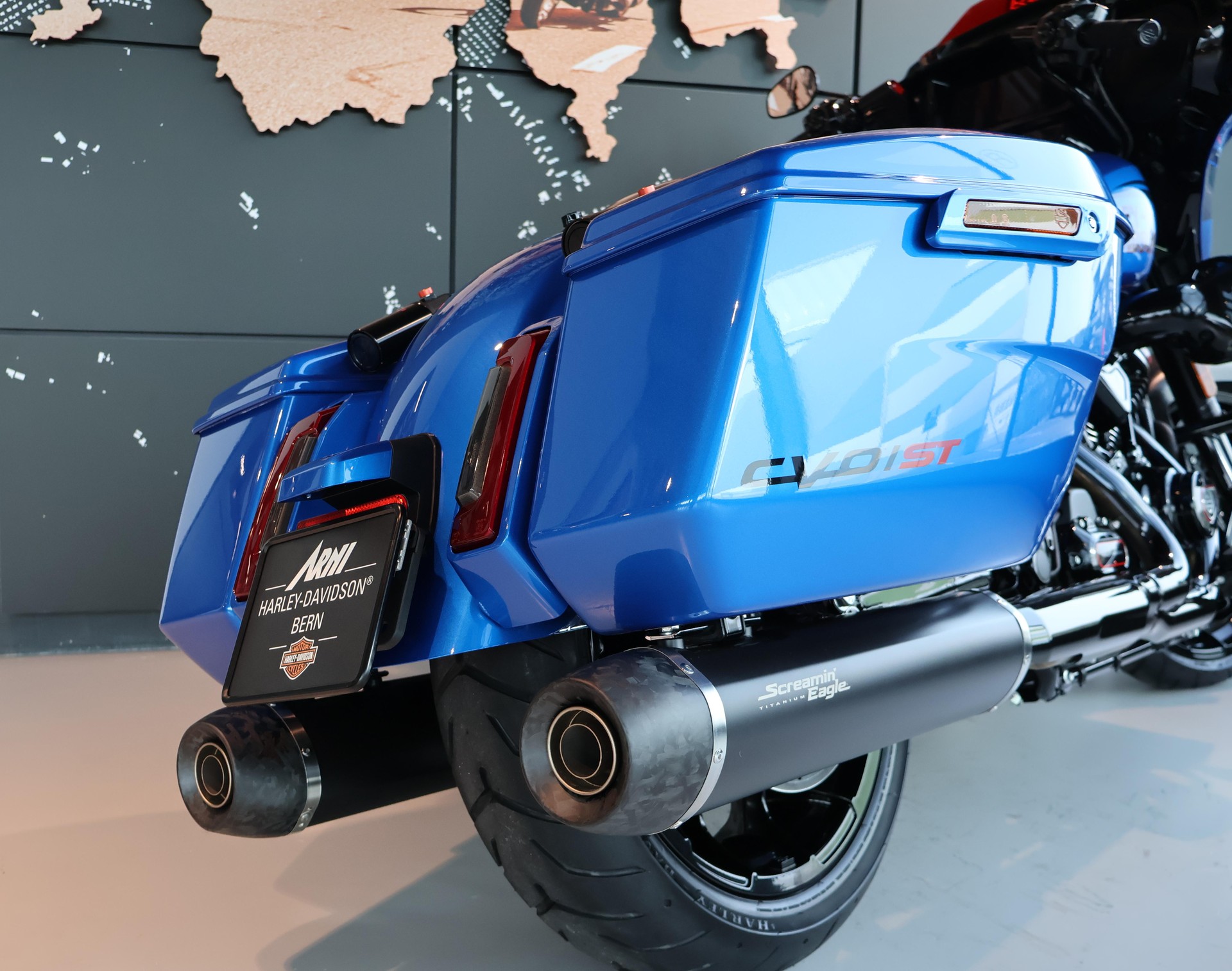 HARLEY-DAVIDSON FLHXSTSE-image-6