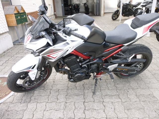 KAWASAKI Z 900