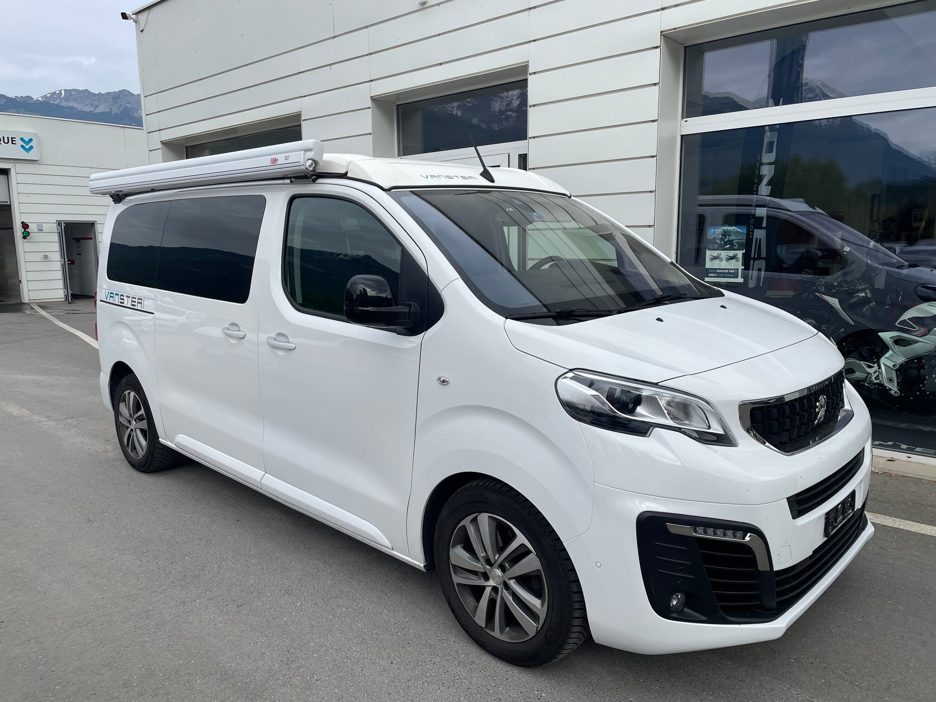 PEUGEOT Peugeot Traveller Vanster