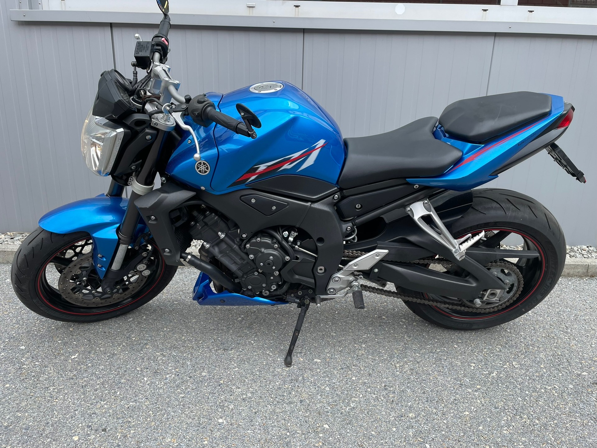 YAMAHA FZ1 N Power blue-image-1