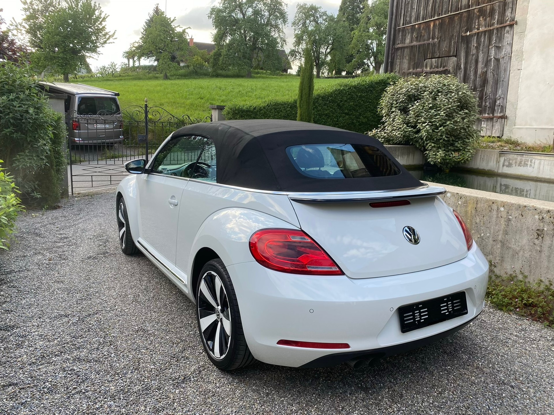 VW VW Beetle Cabrio 1.4 TSI Sport - frisch ab Service & MFK - Leder-image-6