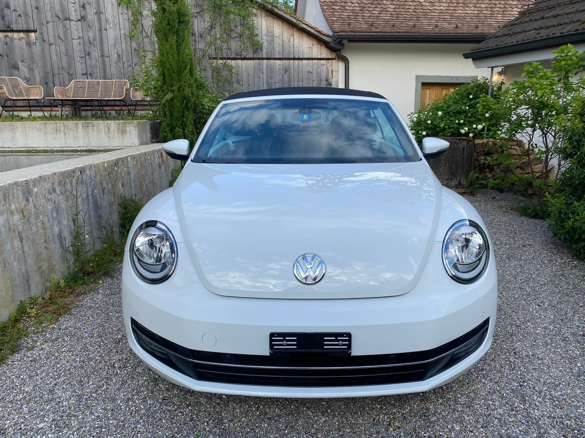 VW VW Beetle Cabrio 1.4 TSI Sport - frisch ab Service & MFK - Leder-image-15