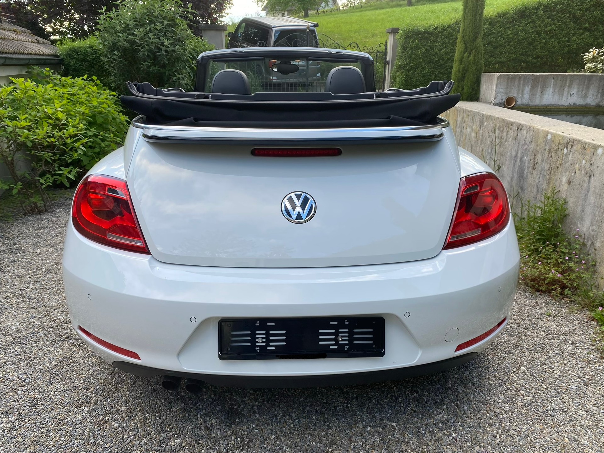 VW VW Beetle Cabrio 1.4 TSI Sport - frisch ab Service & MFK - Leder-image-17