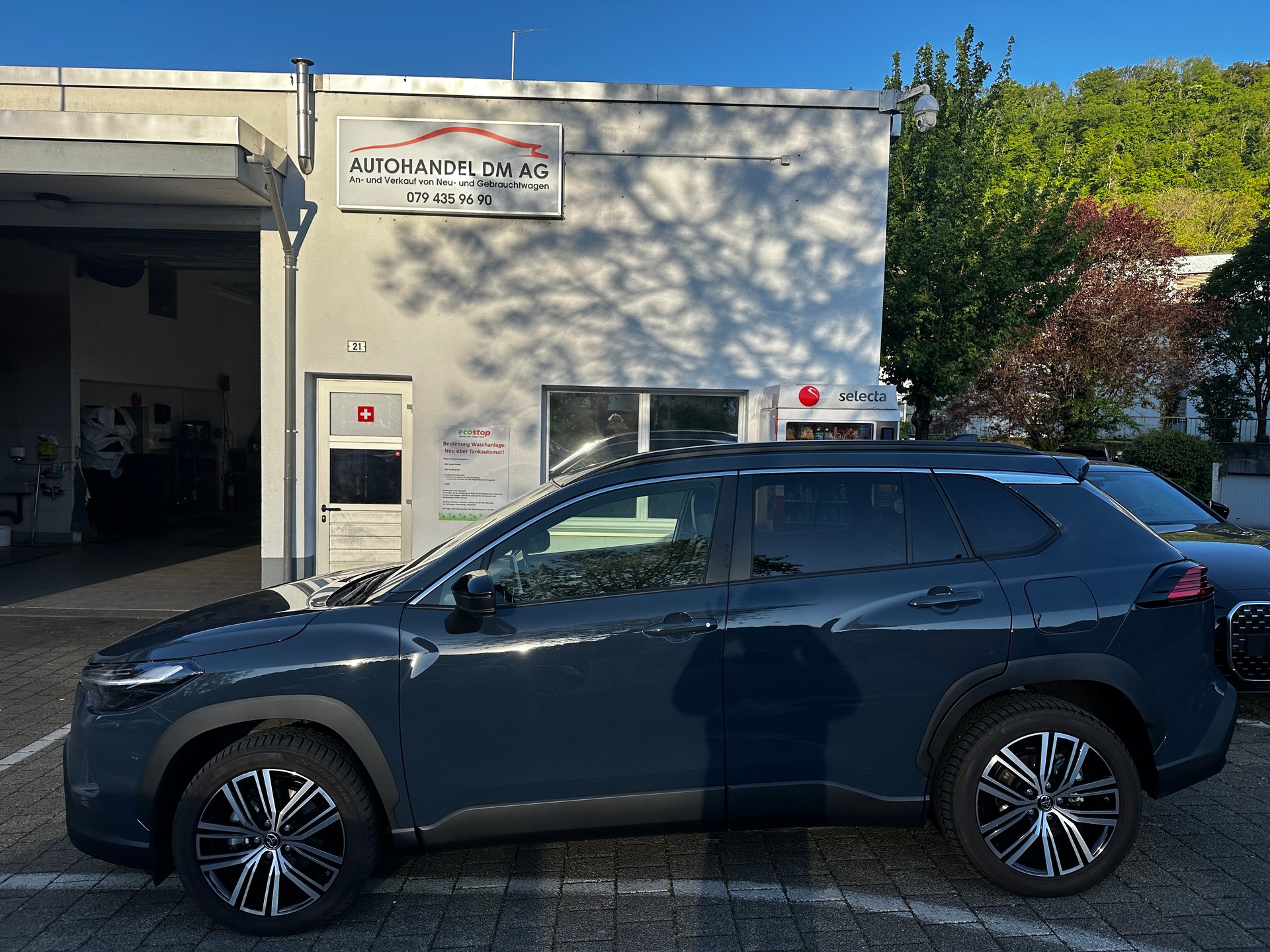 TOYOTA Corolla Cross 2.0 Premium e-CVT AWD-showroom-element-2
