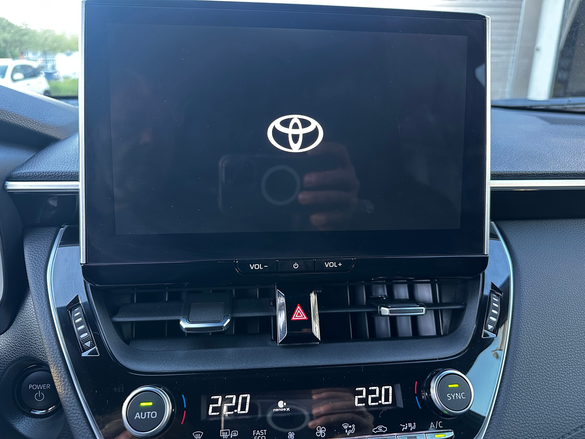 TOYOTA Corolla Cross 2.0 Premium e-CVT AWD-image-13