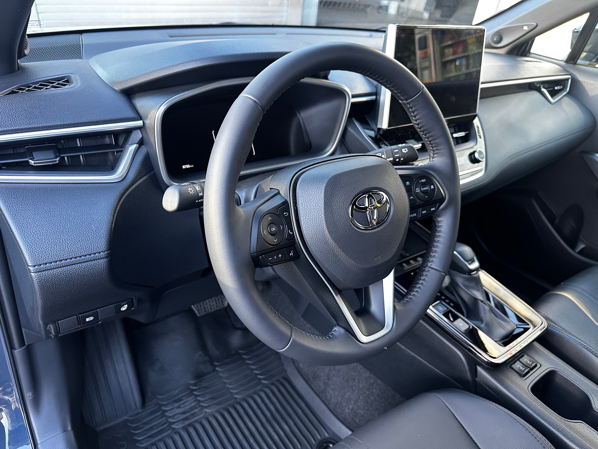 TOYOTA Corolla Cross 2.0 Premium e-CVT AWD-image-10