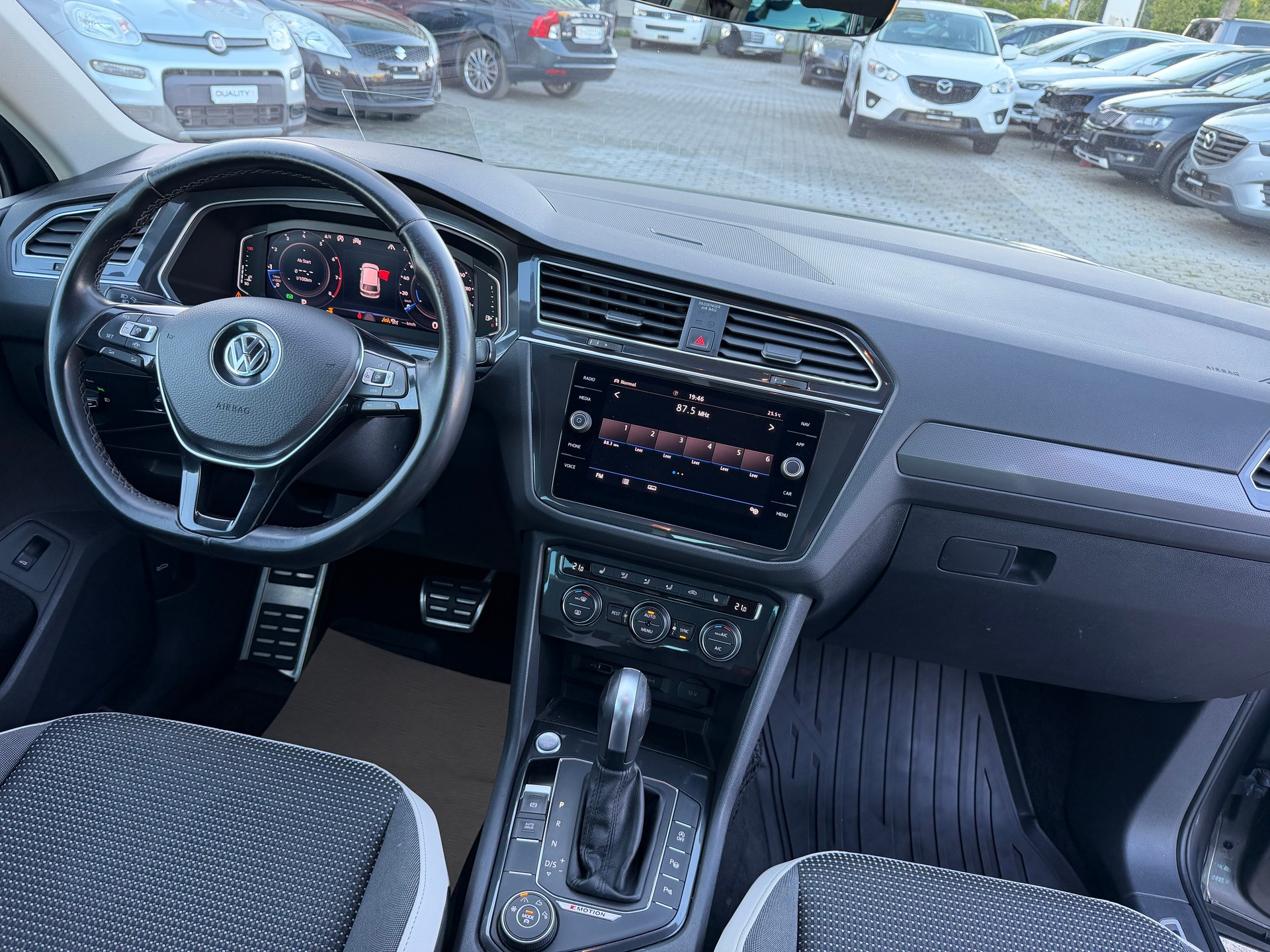 VW Tiguan 2.0TSI Offroad 4Motion DSG-image-12