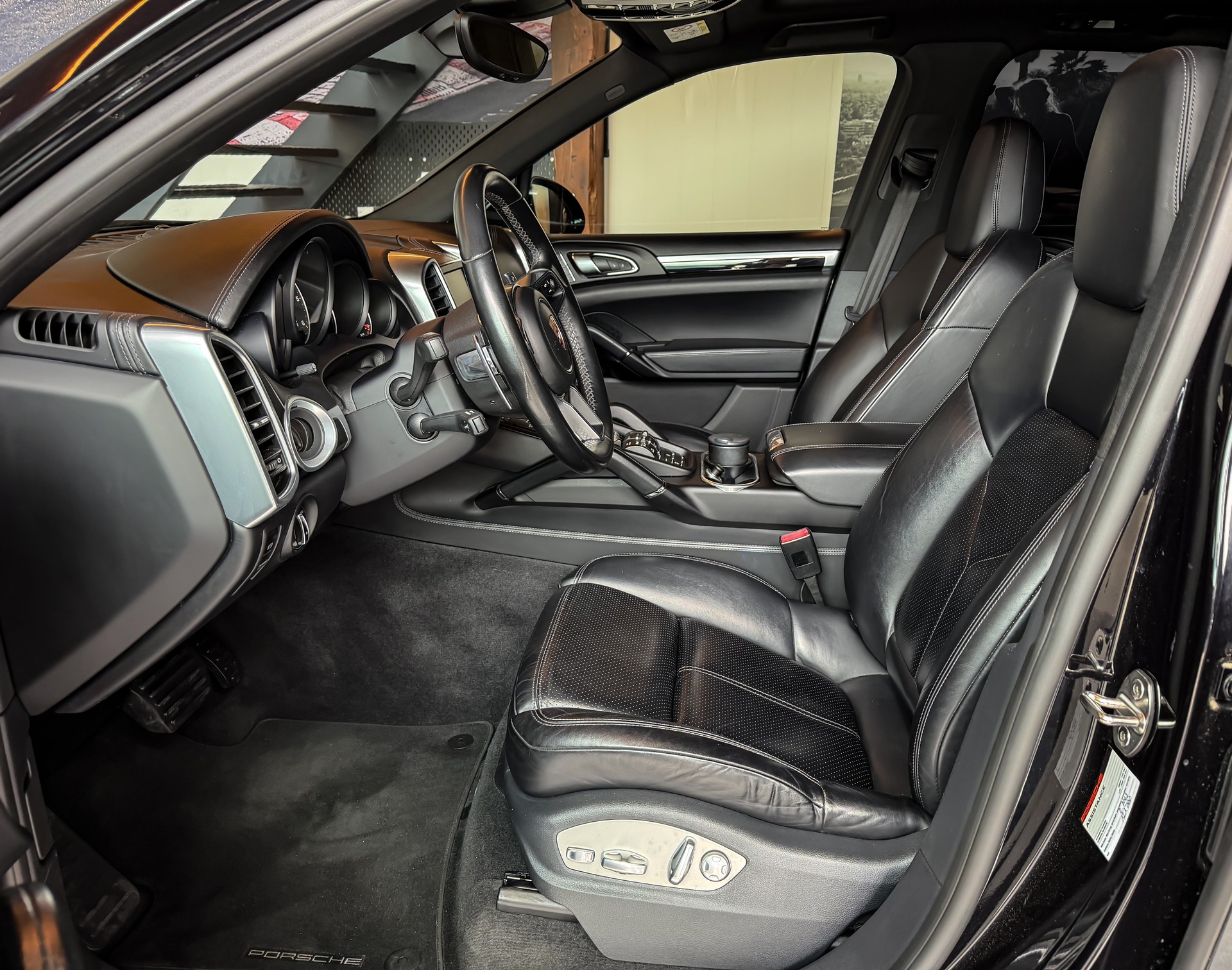 PORSCHE Cayenne Diesel Platinum Edition-image-7