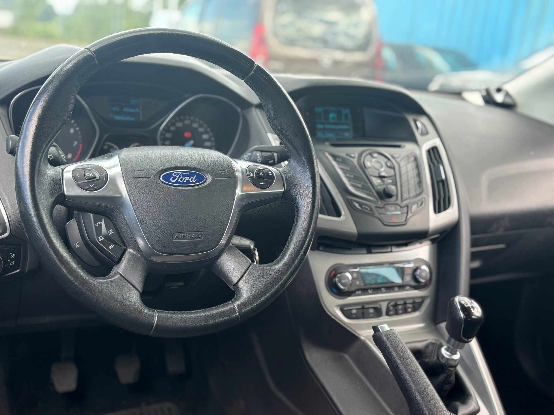 FORD Focus 1.0 SCTi Titanium-image-7