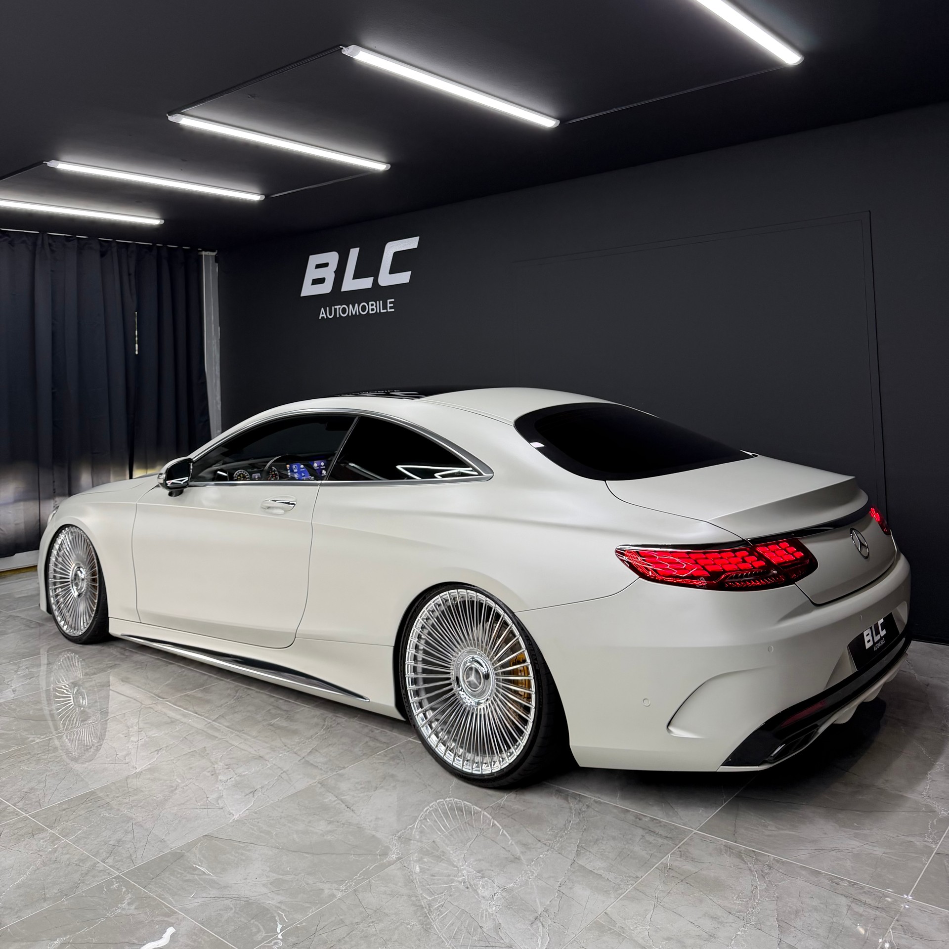 MERCEDES-BENZ S 400 Coupé 4Matic 7G-Tronic-image-4