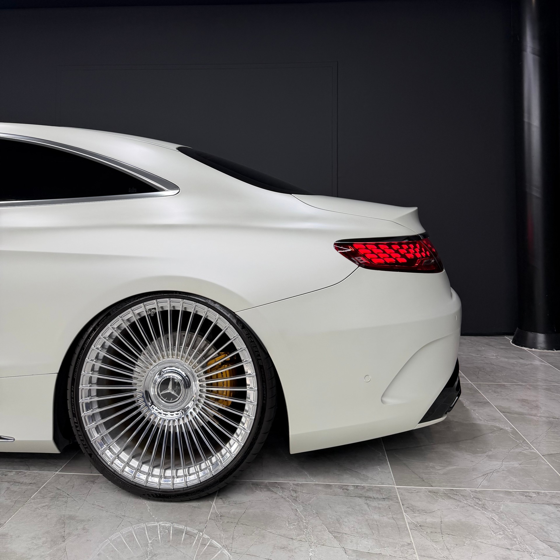 MERCEDES-BENZ S 400 Coupé 4Matic 7G-Tronic-image-5