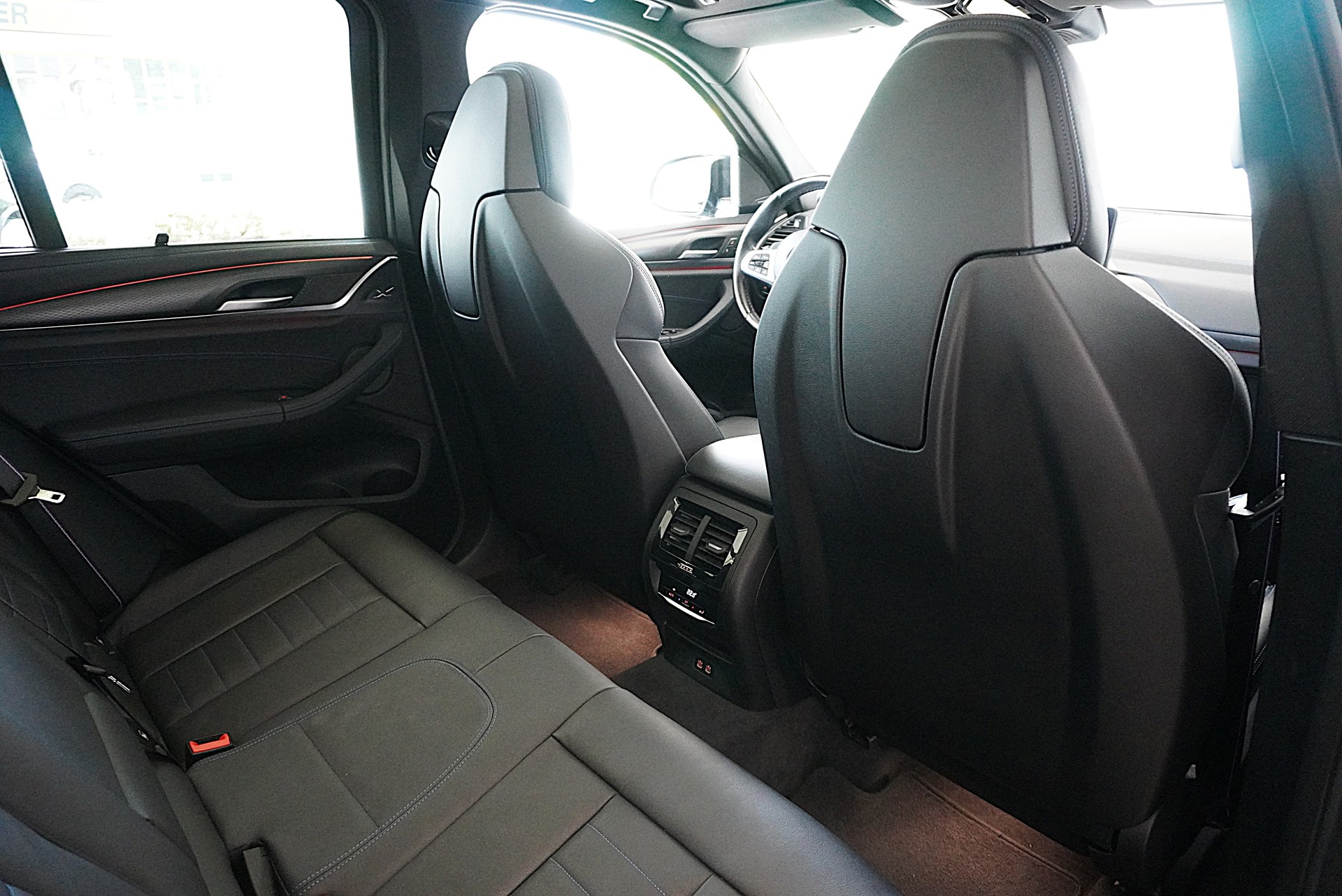BMW X3 M40i-image-16