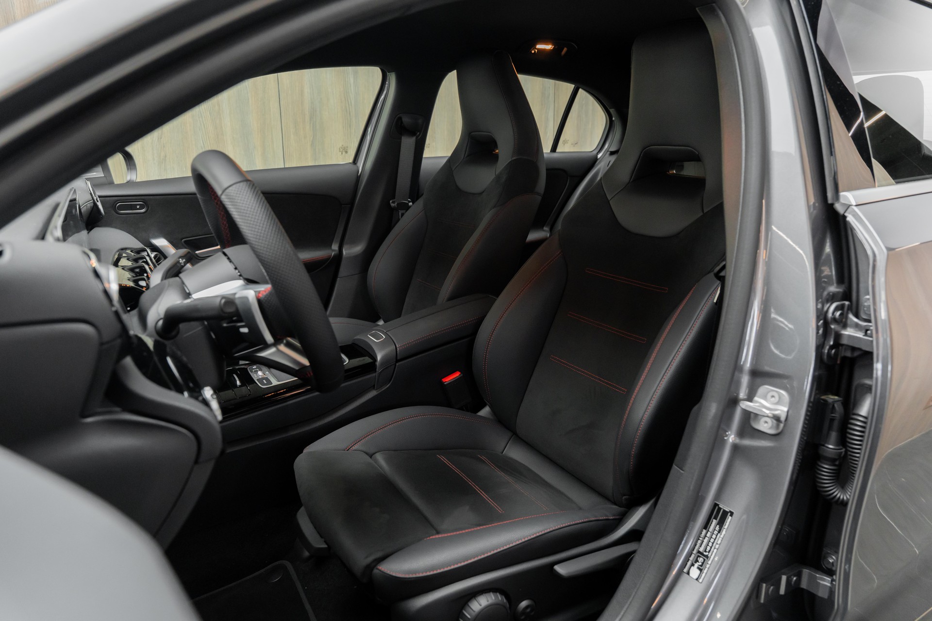 MERCEDES-BENZ A 220 d 8G-DCT-image-5