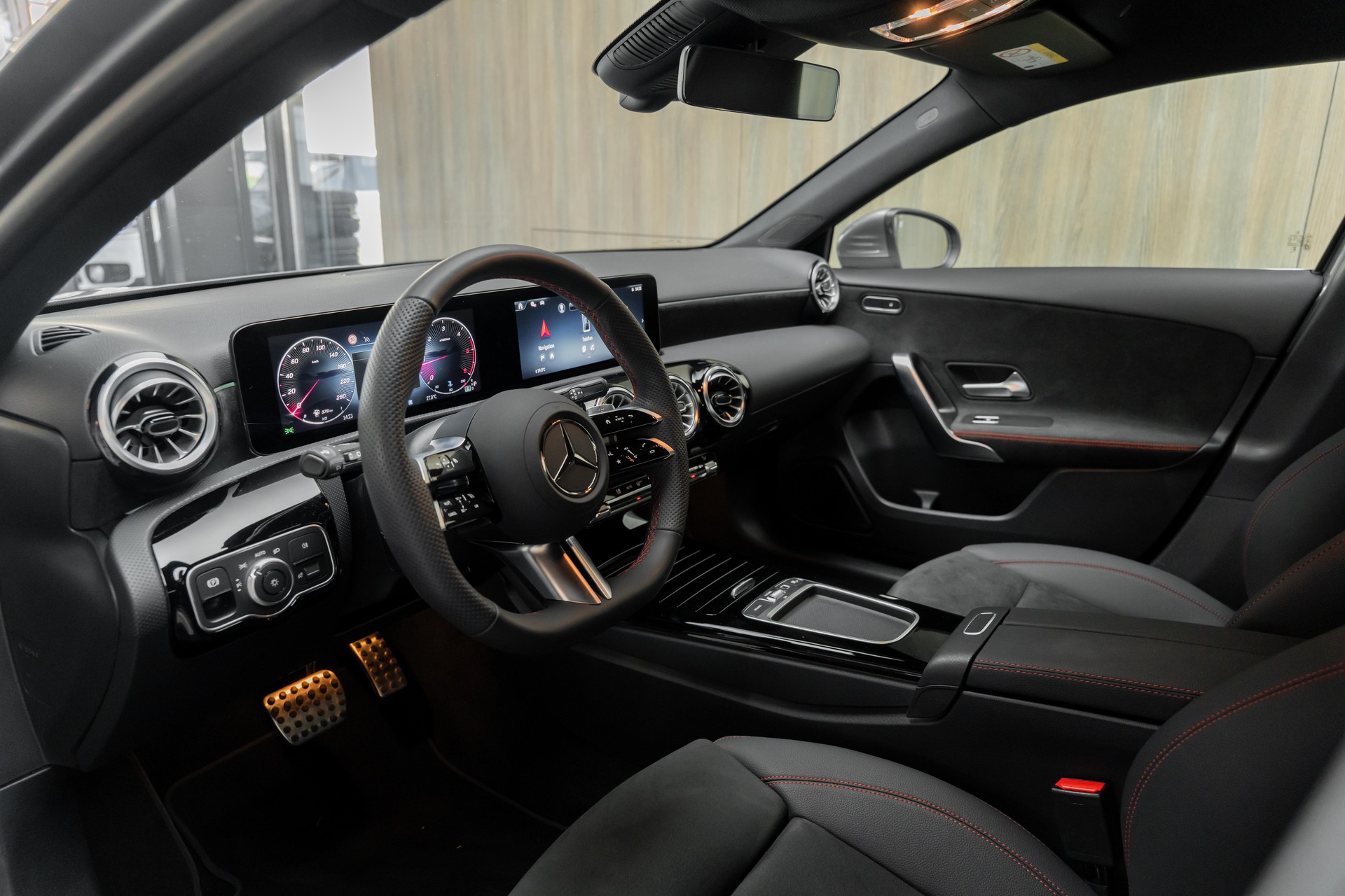 MERCEDES-BENZ A 220 d 8G-DCT-image-3
