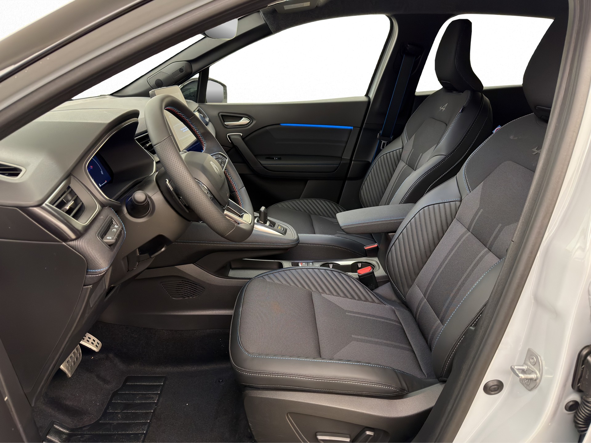 RENAULT Captur 1.3 TCe 140 esprit Alpine-image-6