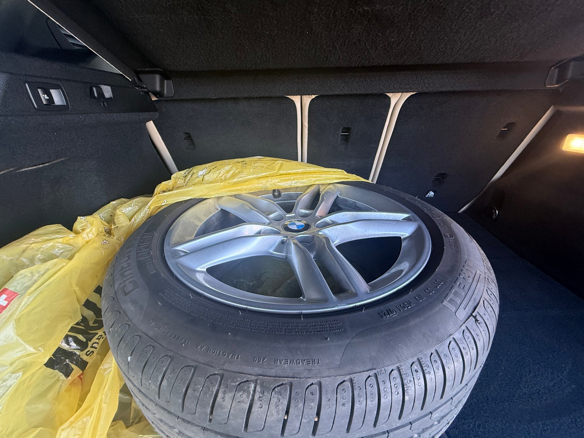 BMW 225i xDrive Active Tourer M Sport Steptronic-image-13