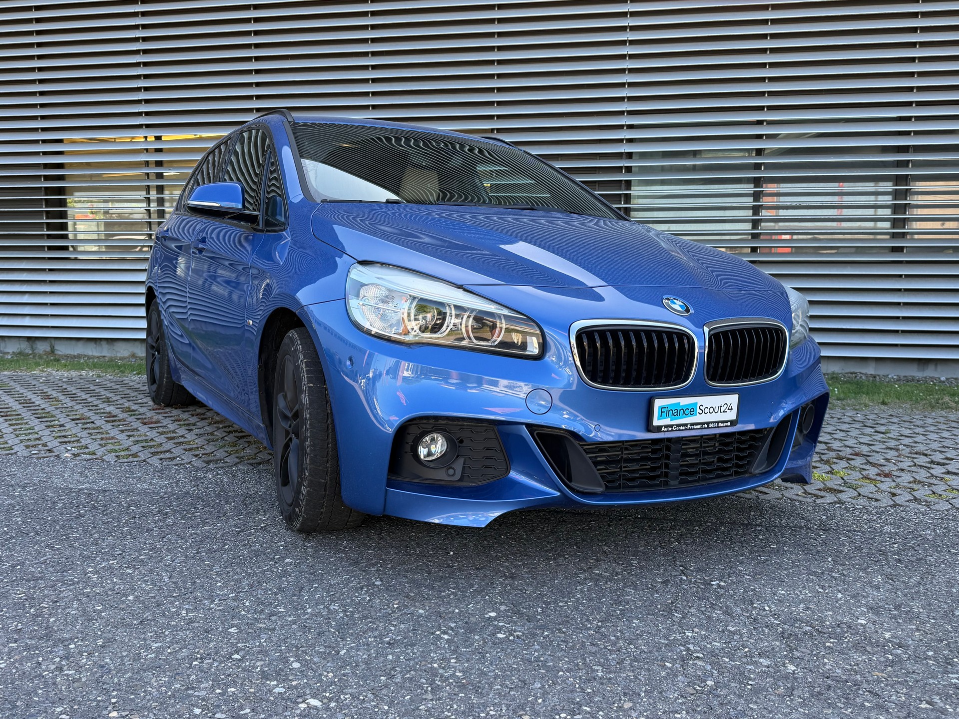 BMW 225i xDrive Active Tourer M Sport Steptronic-image-3