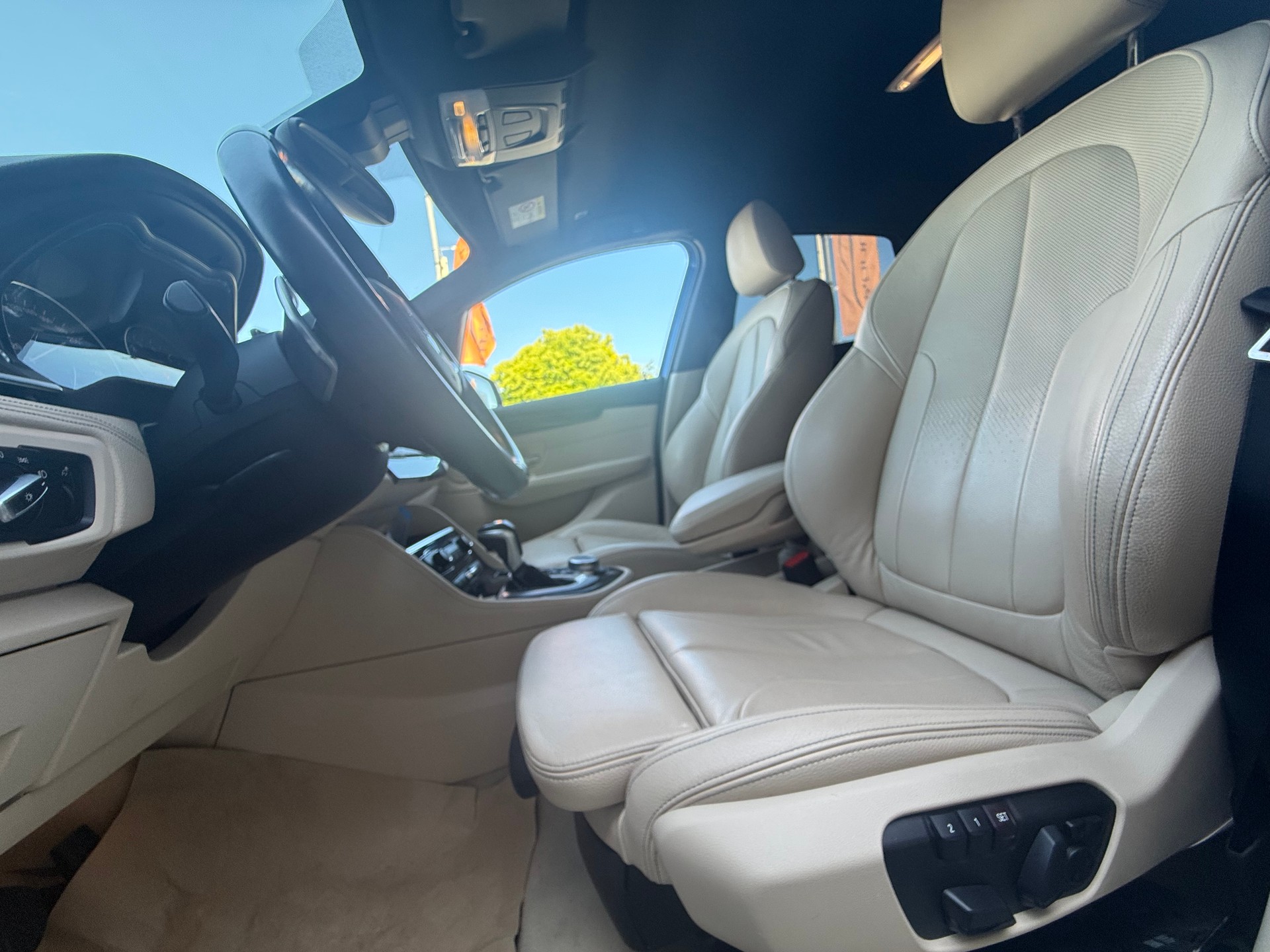 BMW 225i xDrive Active Tourer M Sport Steptronic-image-7