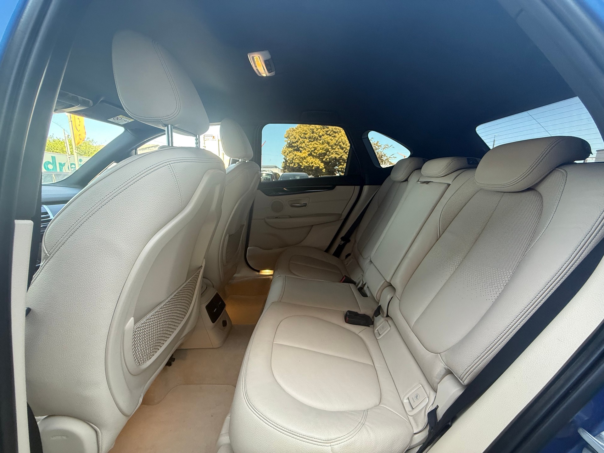 BMW 225i xDrive Active Tourer M Sport Steptronic-image-10