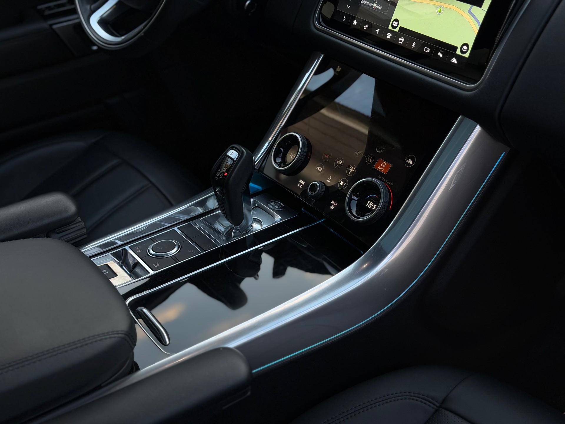 LAND ROVER Range Rover Sport 3.0 SDV6 HSE Dynamic Automatic-image-17