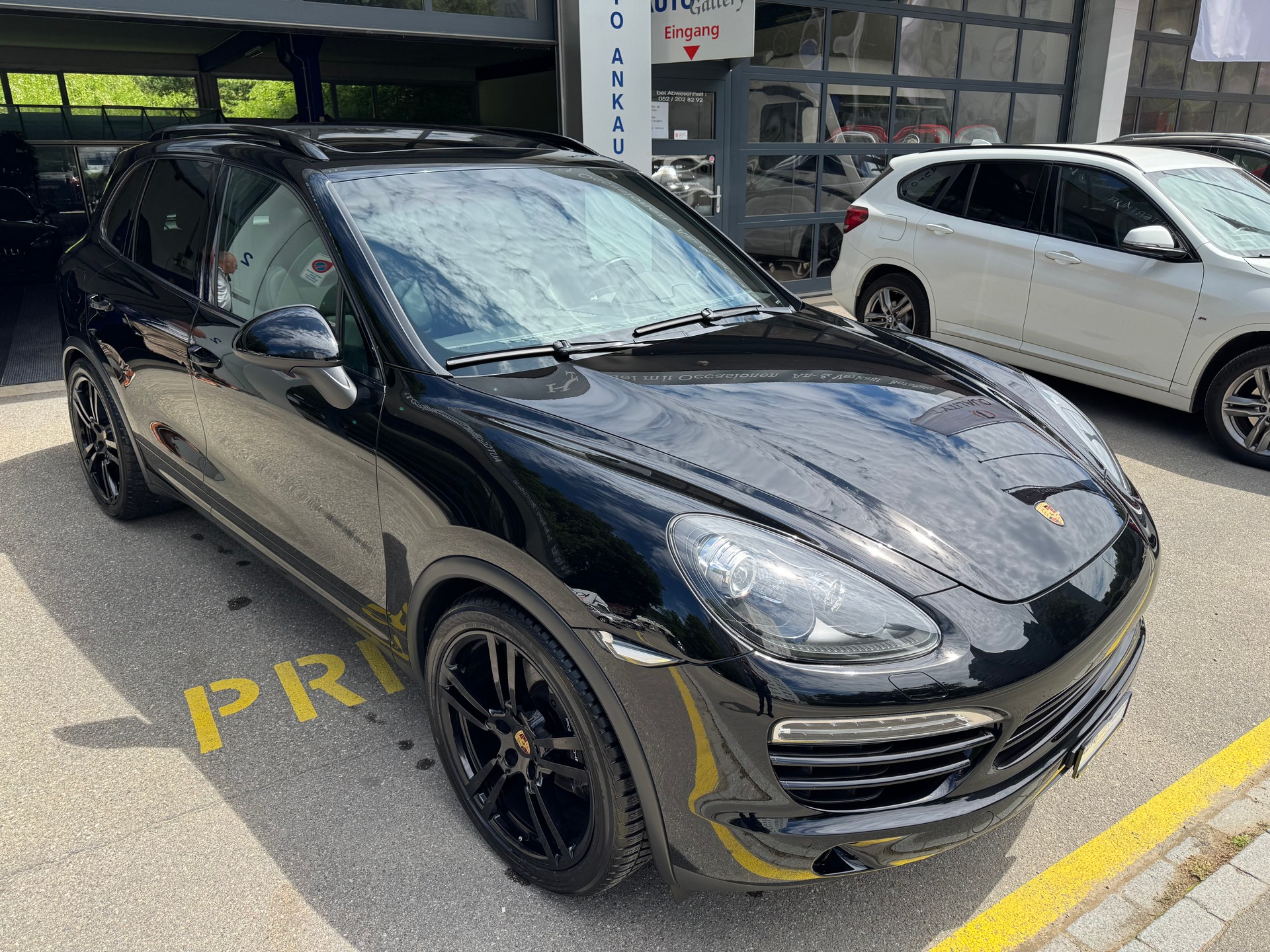 PORSCHE Cayenne Diesel ** ALL BLACK **-image-0