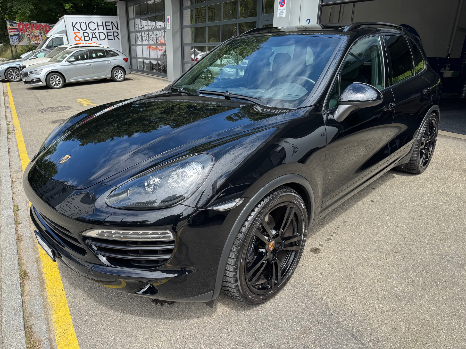 PORSCHE Cayenne Diesel ** ALL BLACK **-image-3