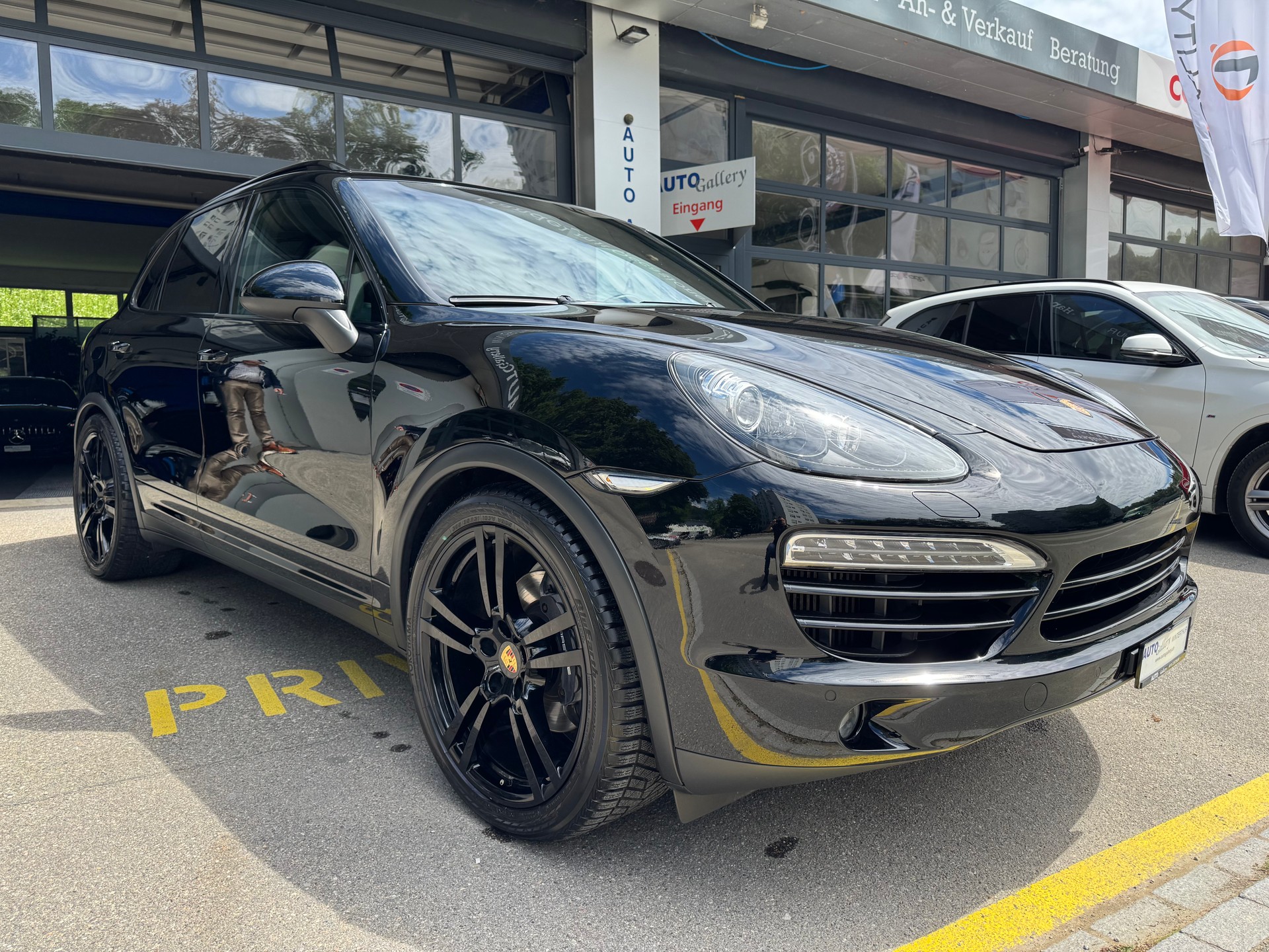 PORSCHE Cayenne Diesel ** ALL BLACK **-image-2