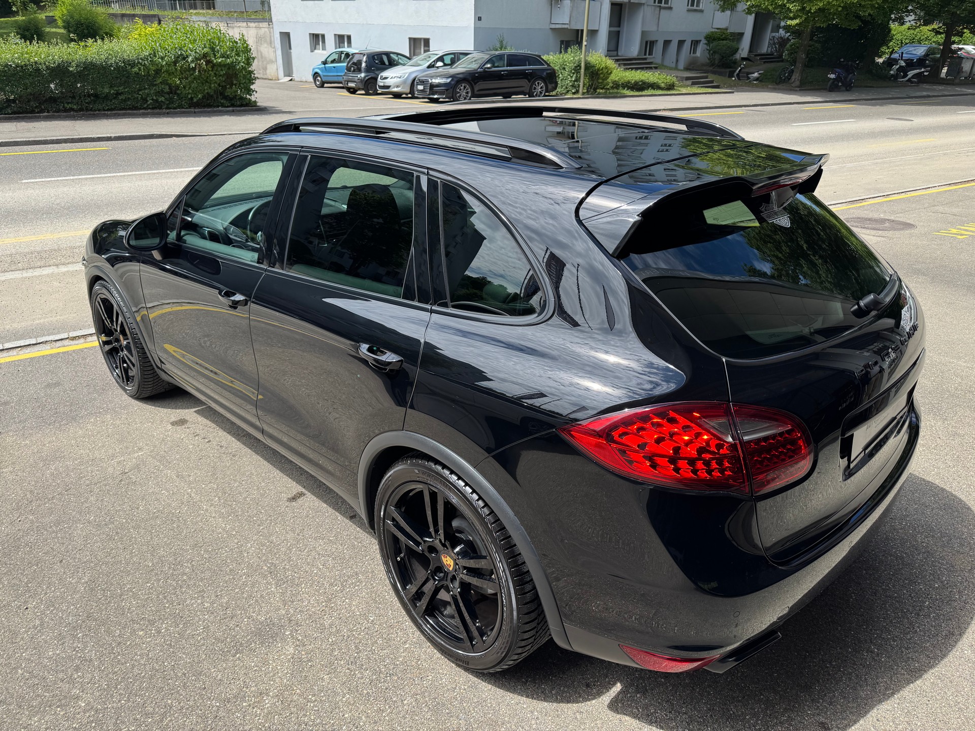PORSCHE Cayenne Diesel ** ALL BLACK **-image-5