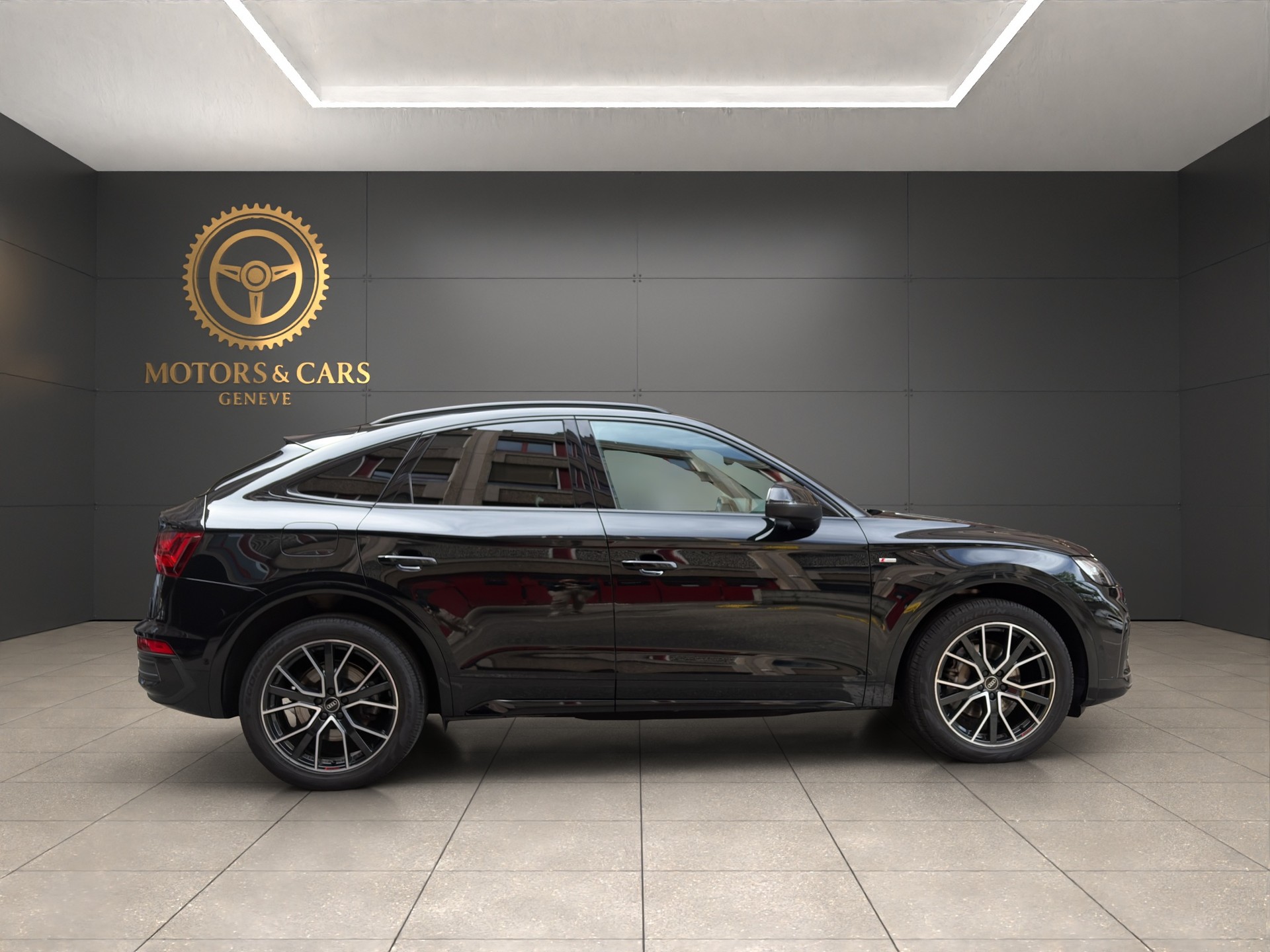 AUDI Q5 Sportback 40 TDI Blackedition quattro S-tronic-image-5