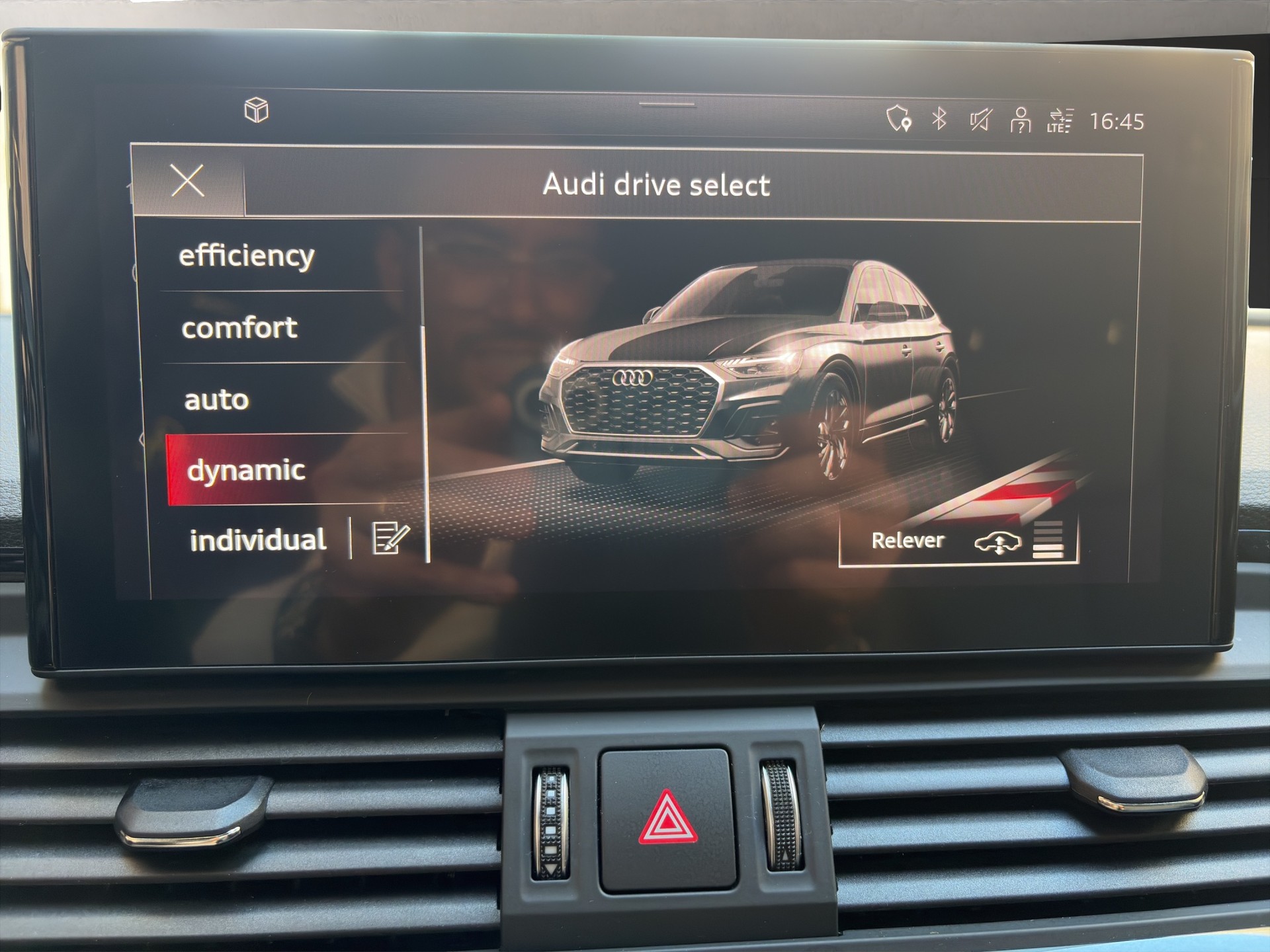 AUDI Q5 Sportback 40 TDI Blackedition quattro S-tronic-image-16