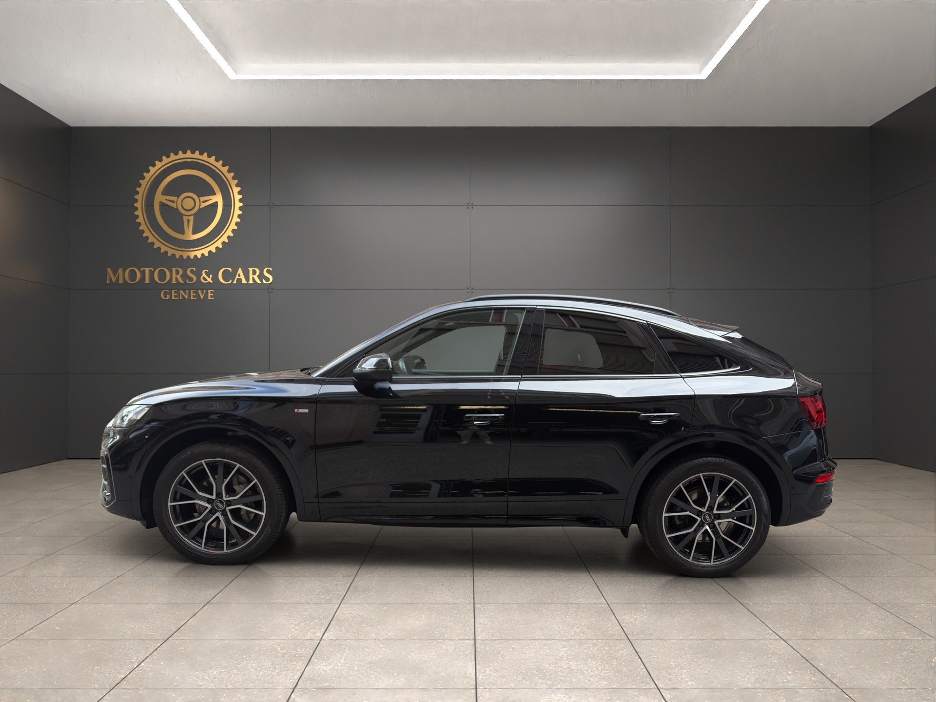 AUDI Q5 Sportback 40 TDI Blackedition quattro S-tronic-showroom-element-1