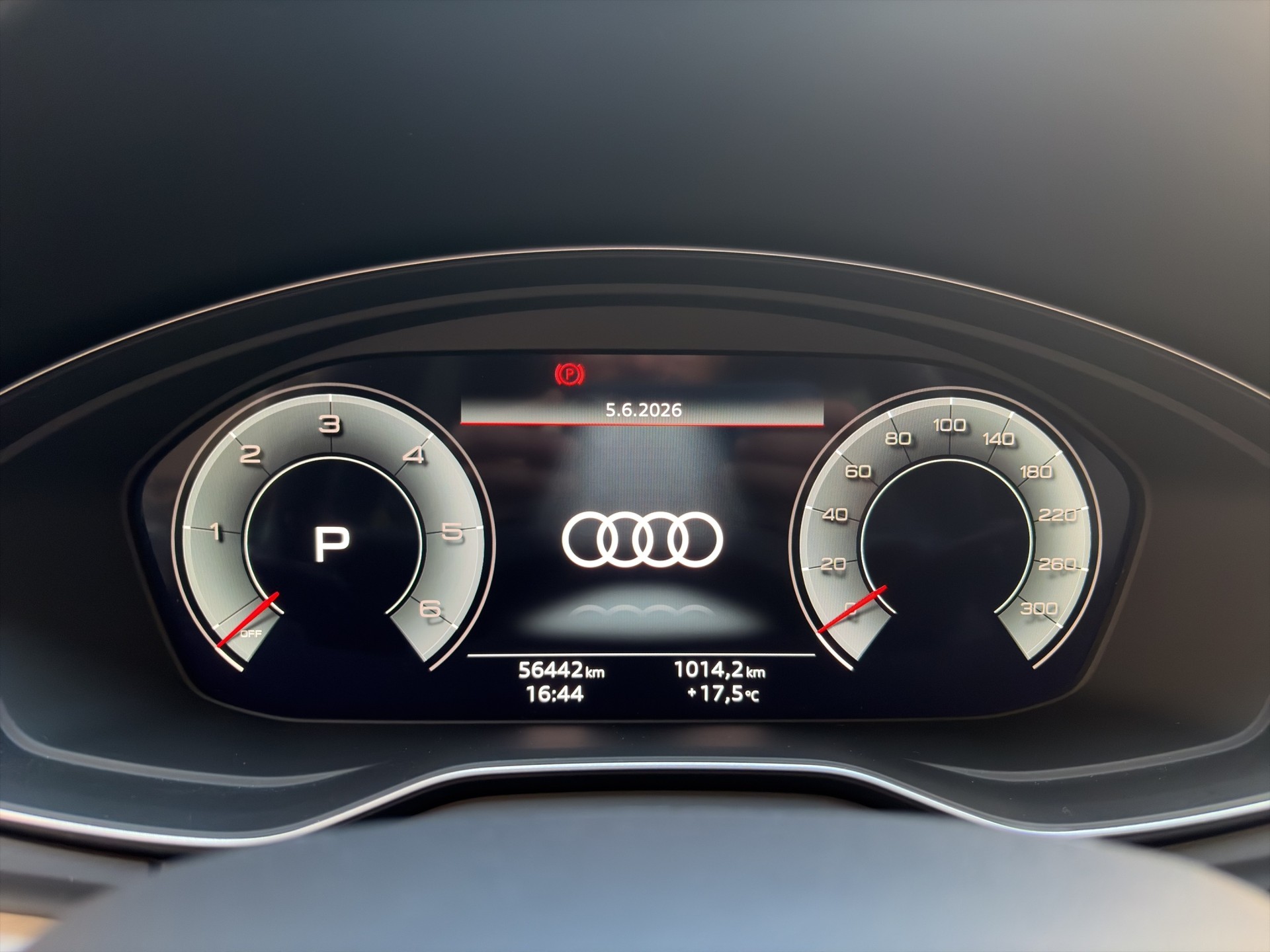AUDI Q5 Sportback 40 TDI Blackedition quattro S-tronic-image-17