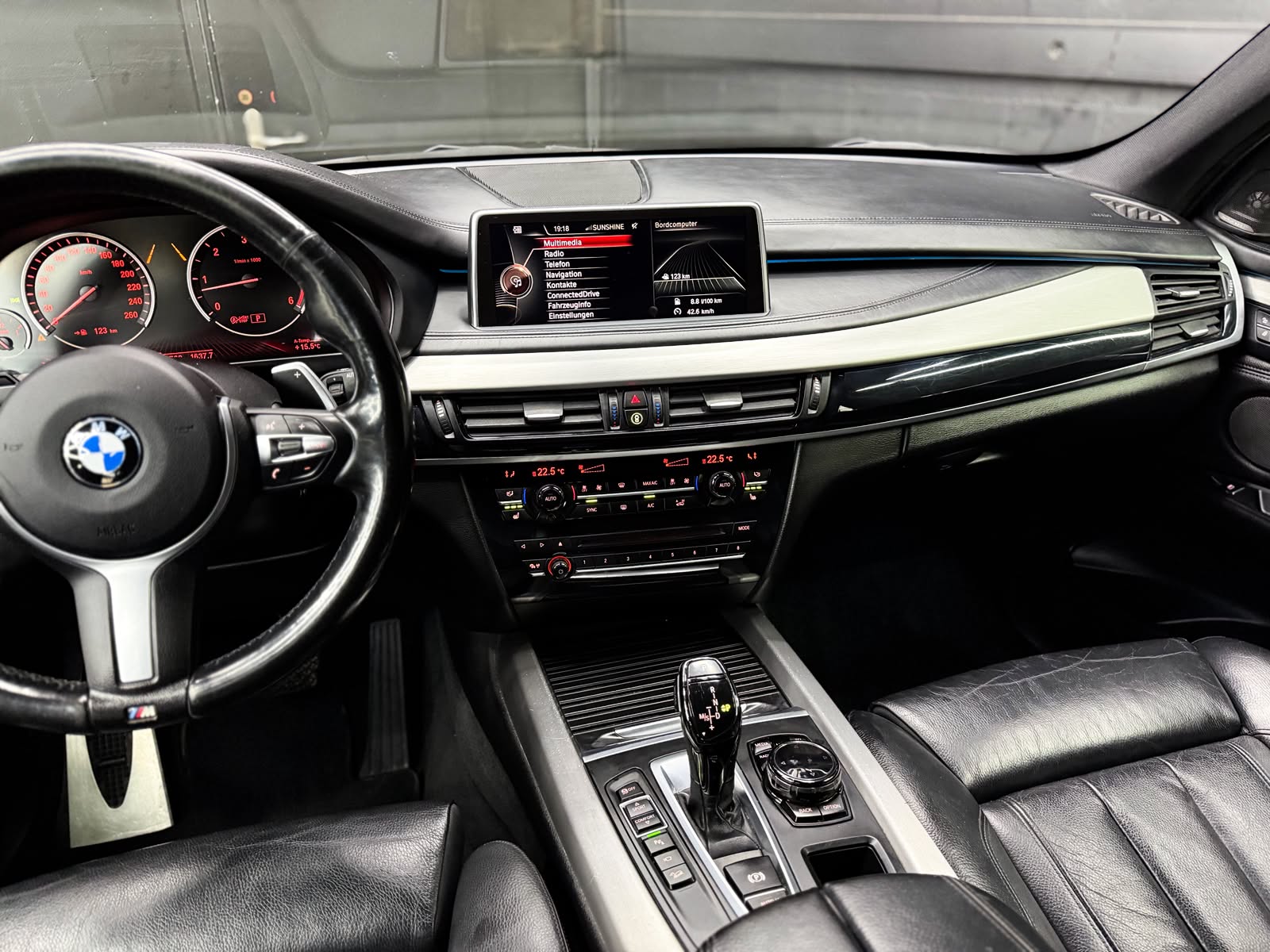 BMW X5 xDrive 40d Steptronic M-Sport *7 Plätzer*-image-16