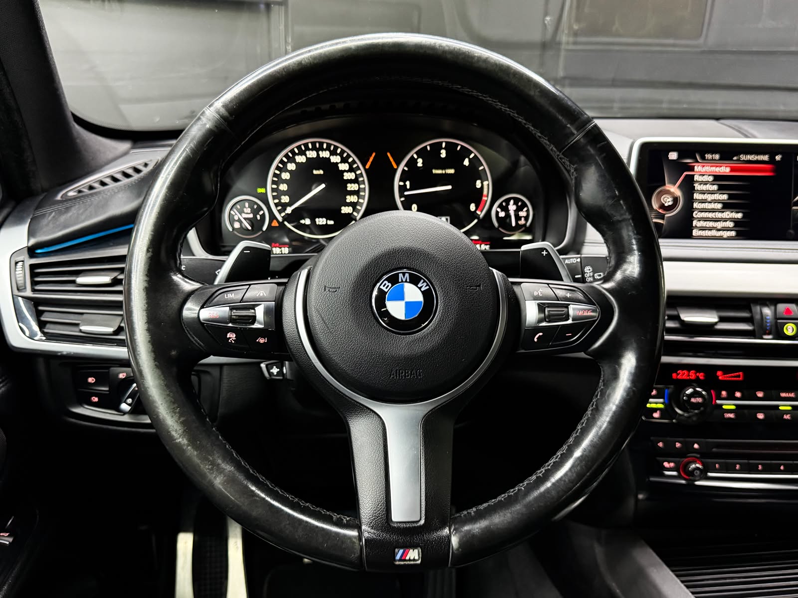BMW X5 xDrive 40d Steptronic M-Sport *7 Plätzer*-image-10