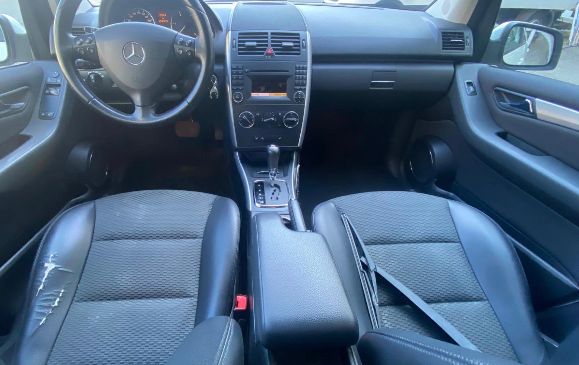 MERCEDES-BENZ A 180 CDI Elégance Autotronic-image-6