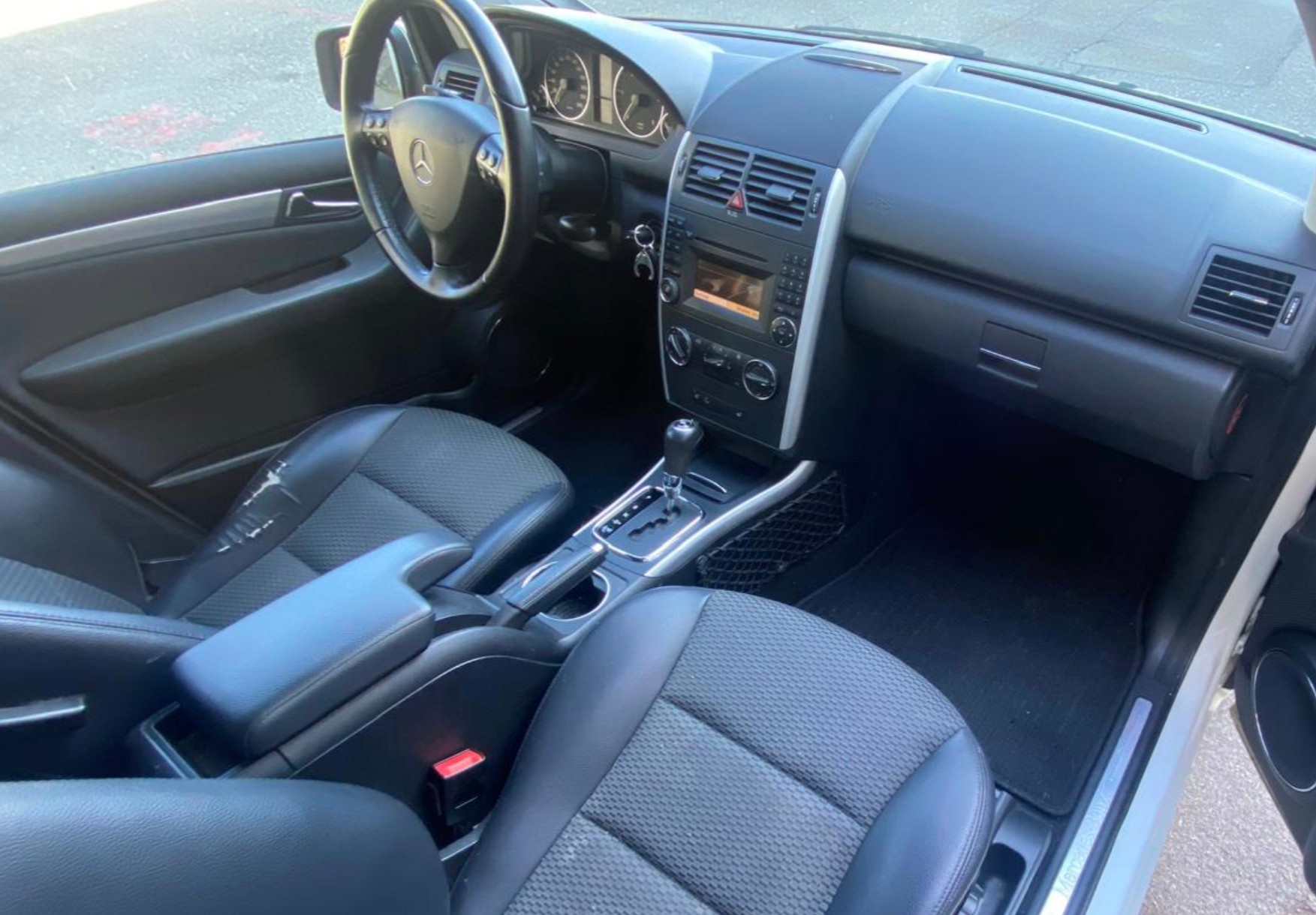 MERCEDES-BENZ A 180 CDI Elégance Autotronic-image-8