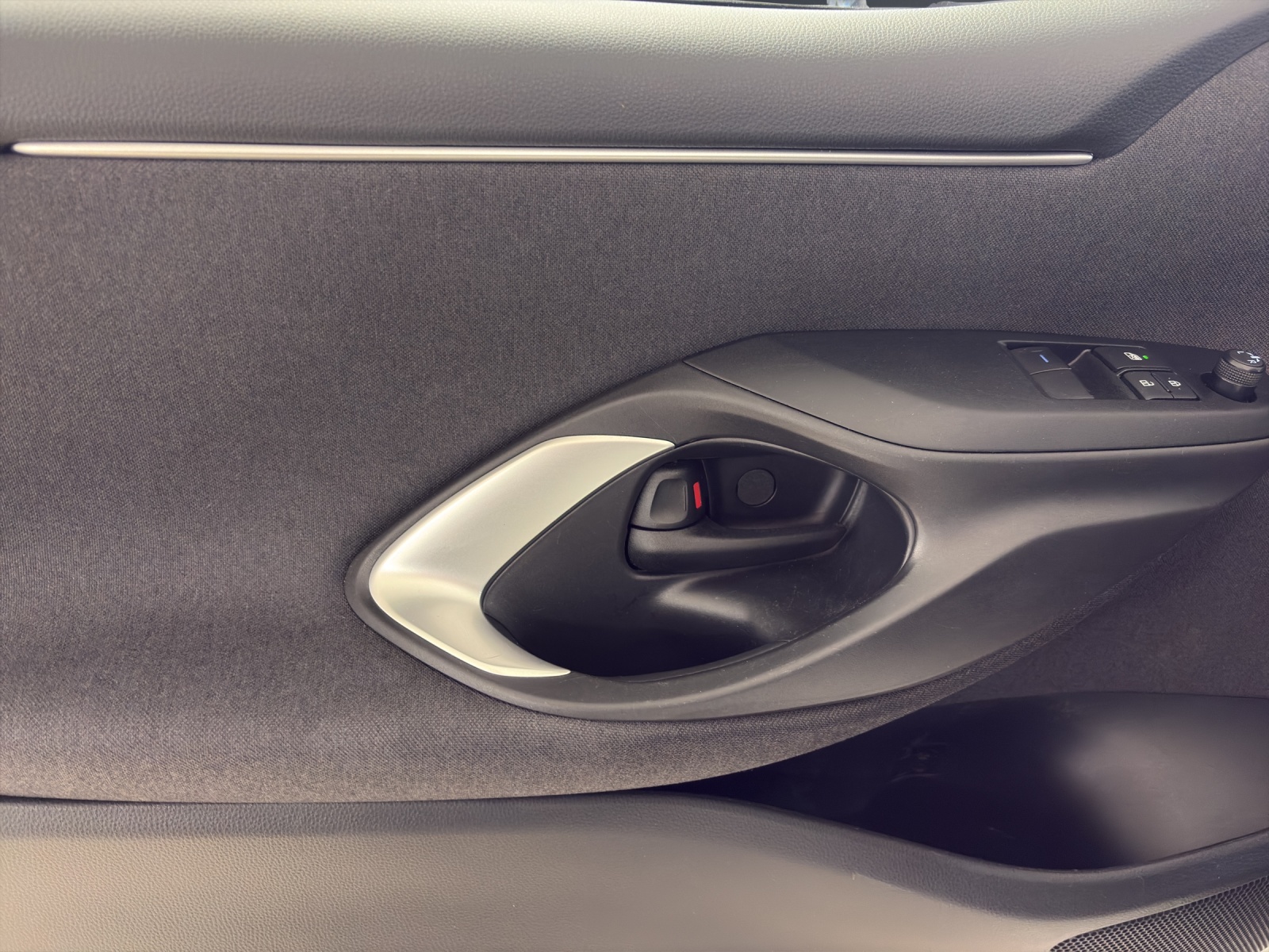 TOYOTA Yaris 1.5 Comfort e-CVT-image-8