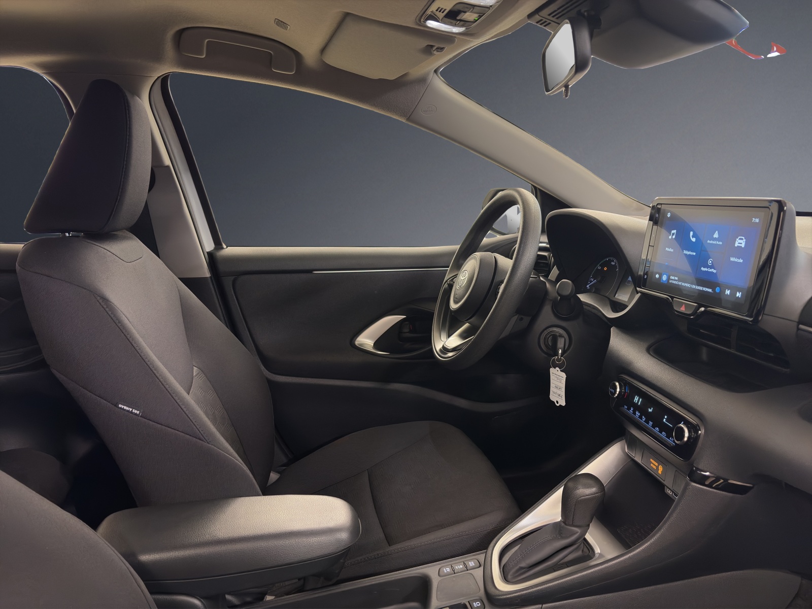TOYOTA Yaris 1.5 Comfort e-CVT-image-9