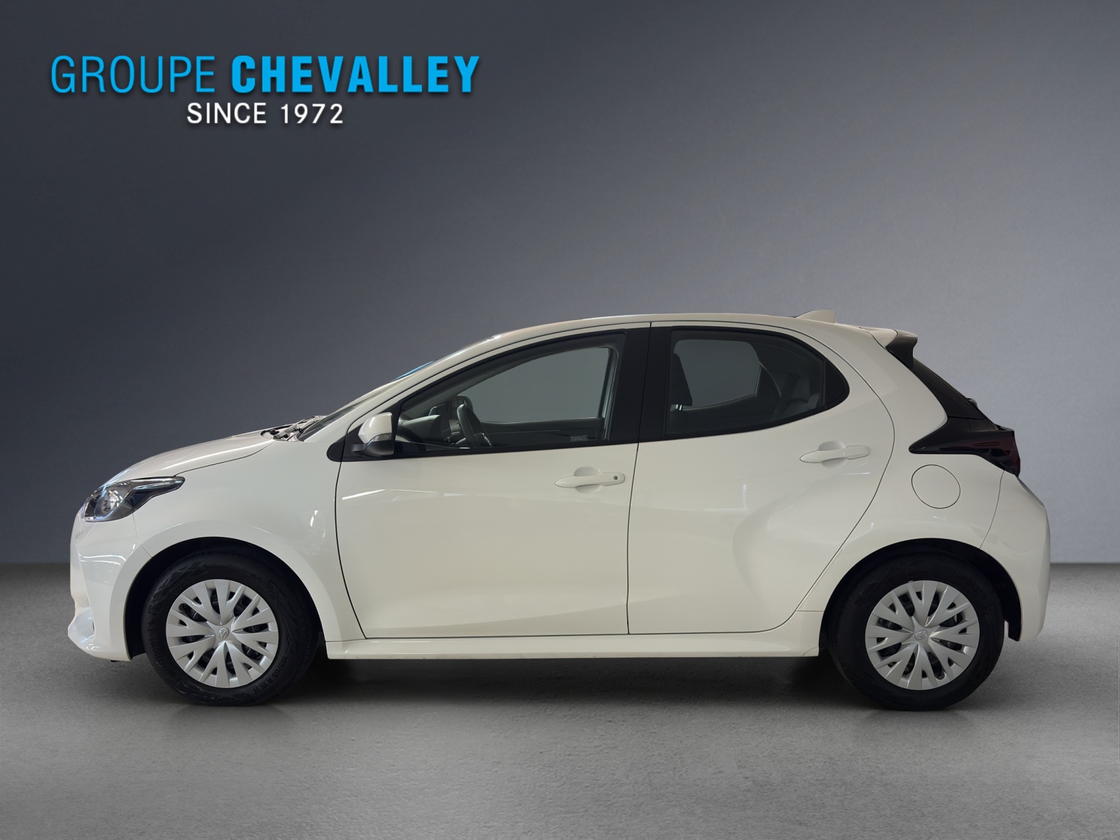 TOYOTA Yaris 1.5 Comfort e-CVT-showroom-element-2