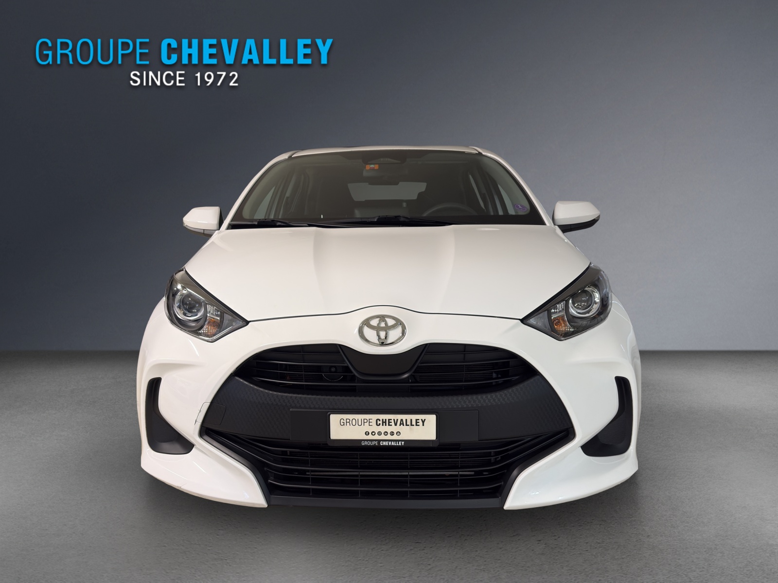 TOYOTA Yaris 1.5 Comfort e-CVT-showroom-element-1