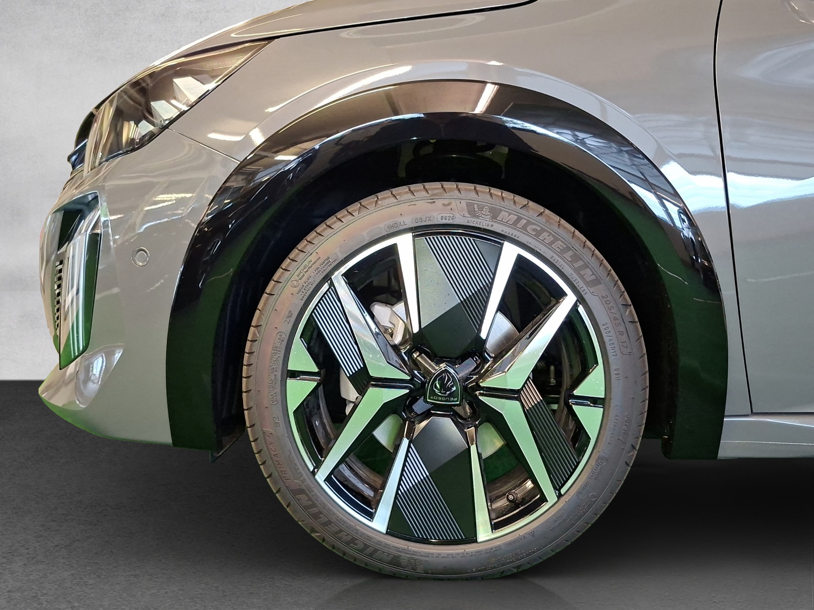 PEUGEOT 208 1.2 Hybrid 145 GT-image-15