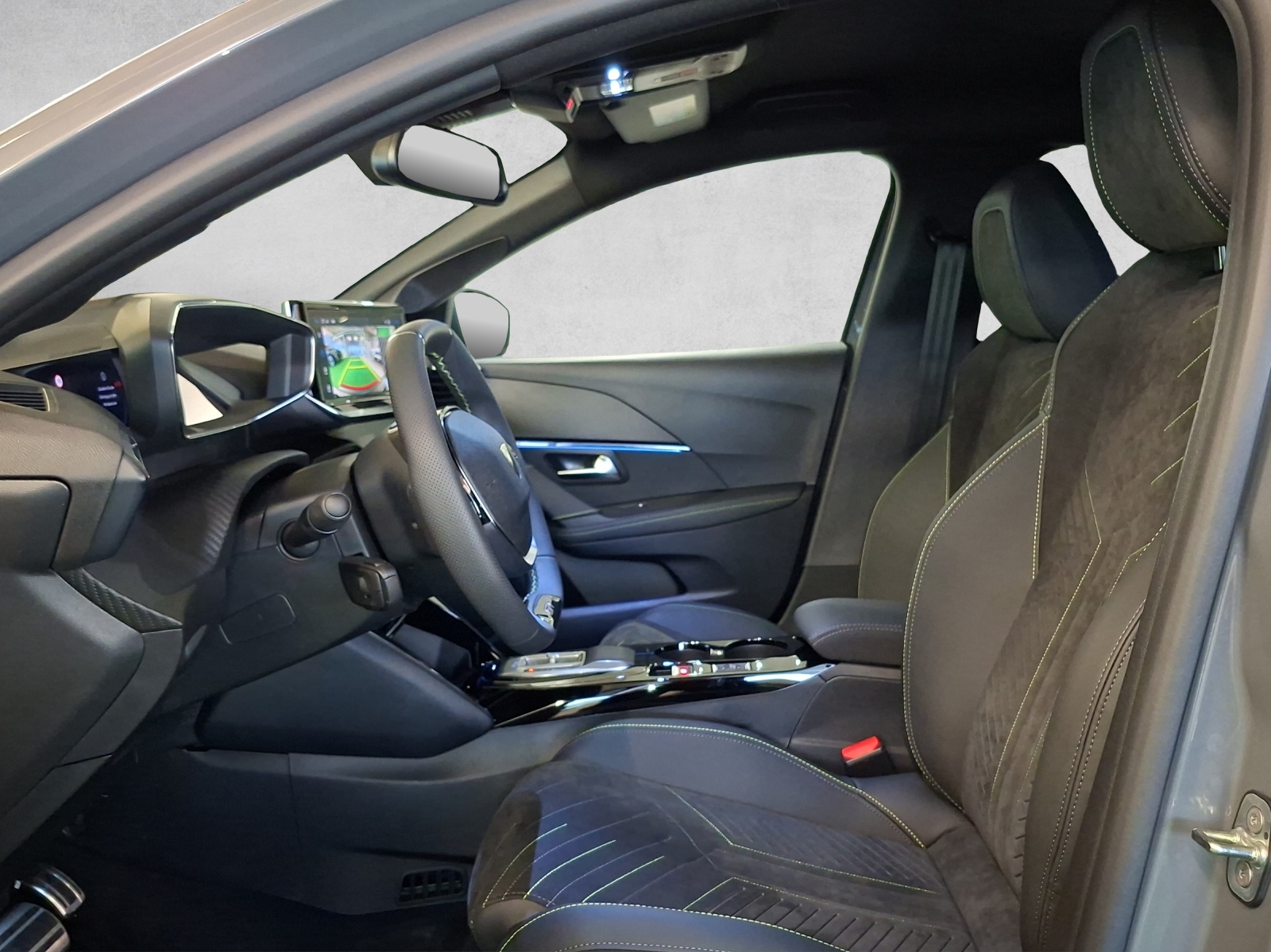 PEUGEOT 208 1.2 Hybrid 145 GT-image-10