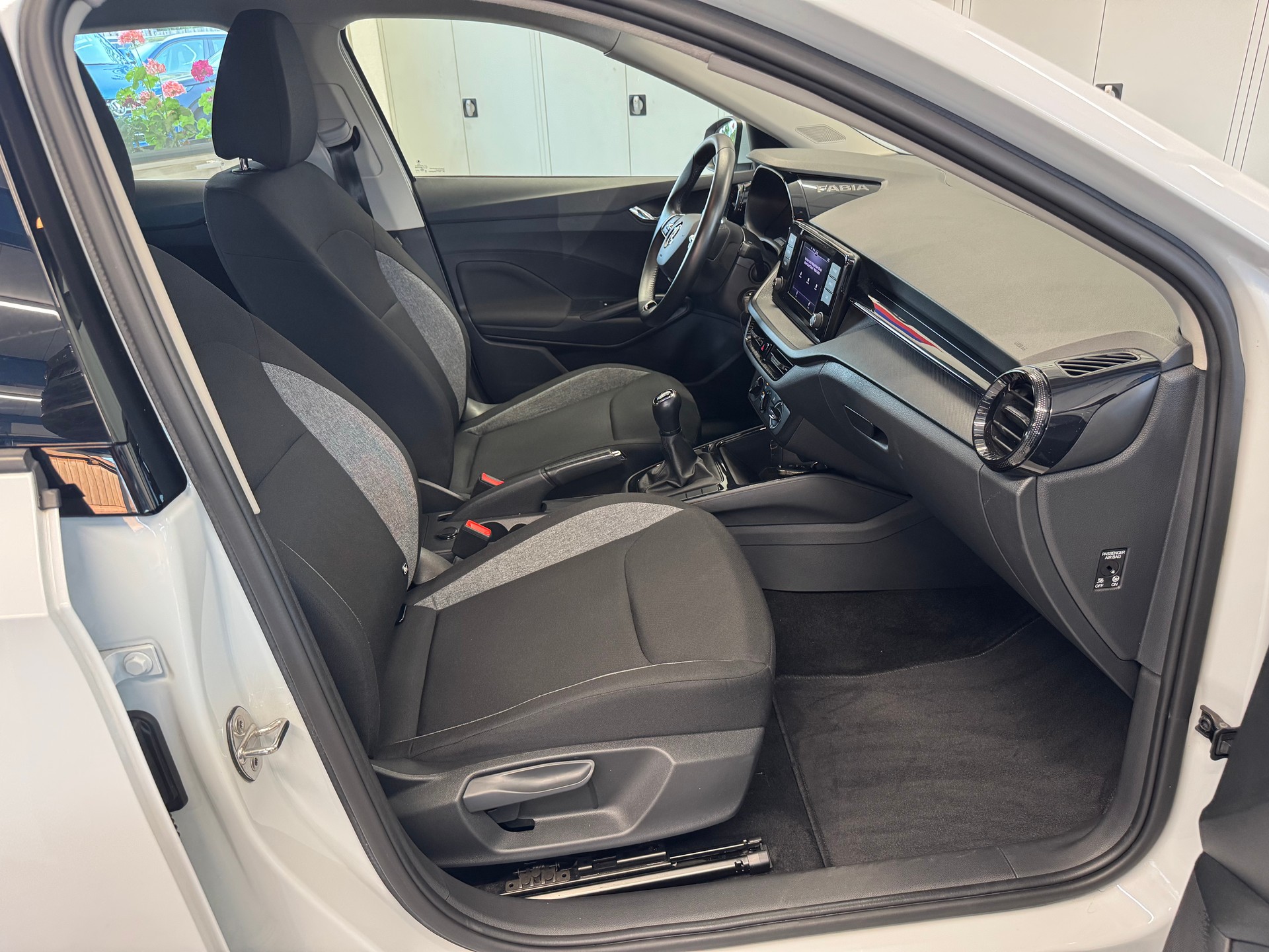 SKODA Fabia 1.0 MPI Active-image-9
